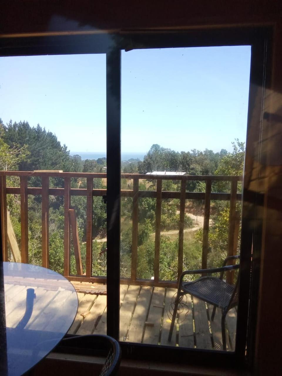 Refugio de montaña con vista al mar