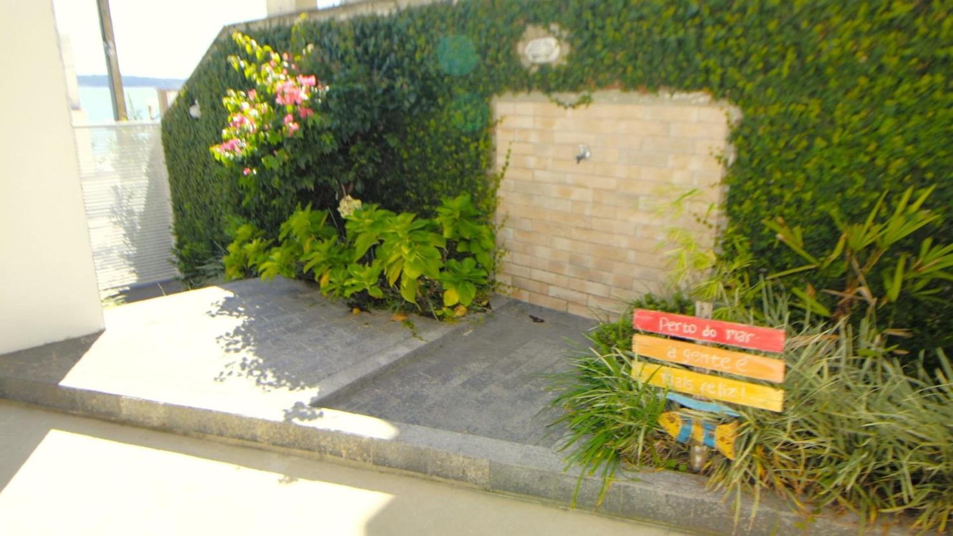 1079 - Apartamento com vista para o mar em Bombinhas