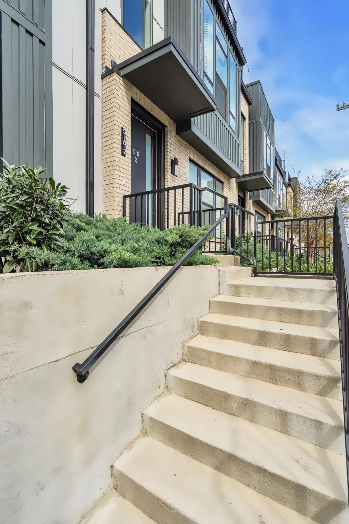 Huge Roof Deck with City Views 9 Beds view 4