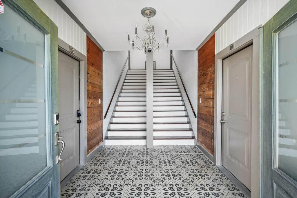 Modern Apartment in Historic Tobin Hills! view 2