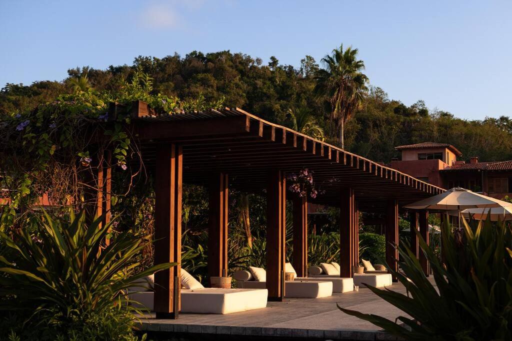 Ocean Front Luxury - 5 Pools & Private Beach Club view 3
