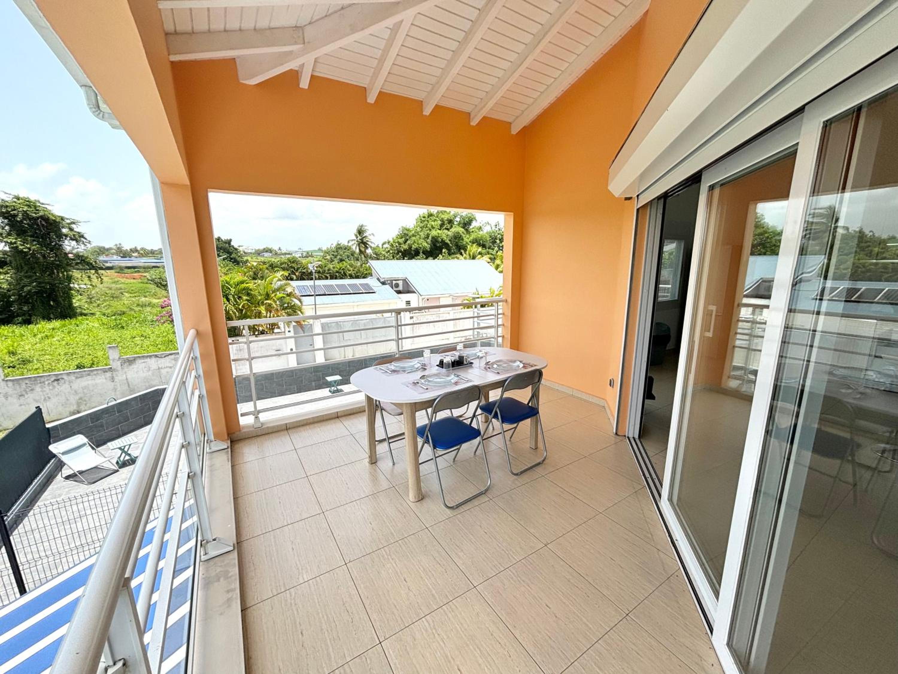 Rubis - Vue piscine, balcon, proche Destraland view 2