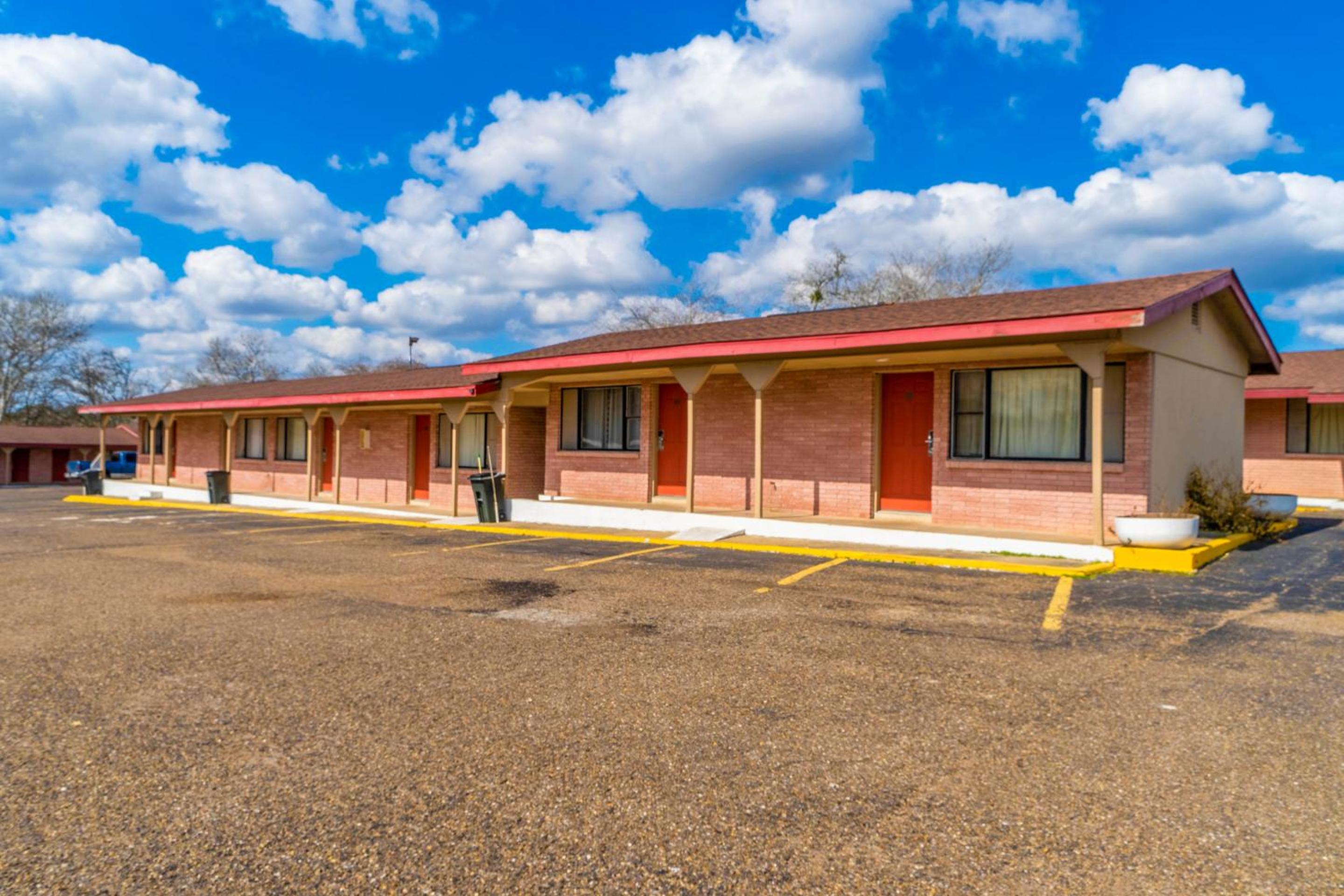OYO Hotel Beeville -US 181