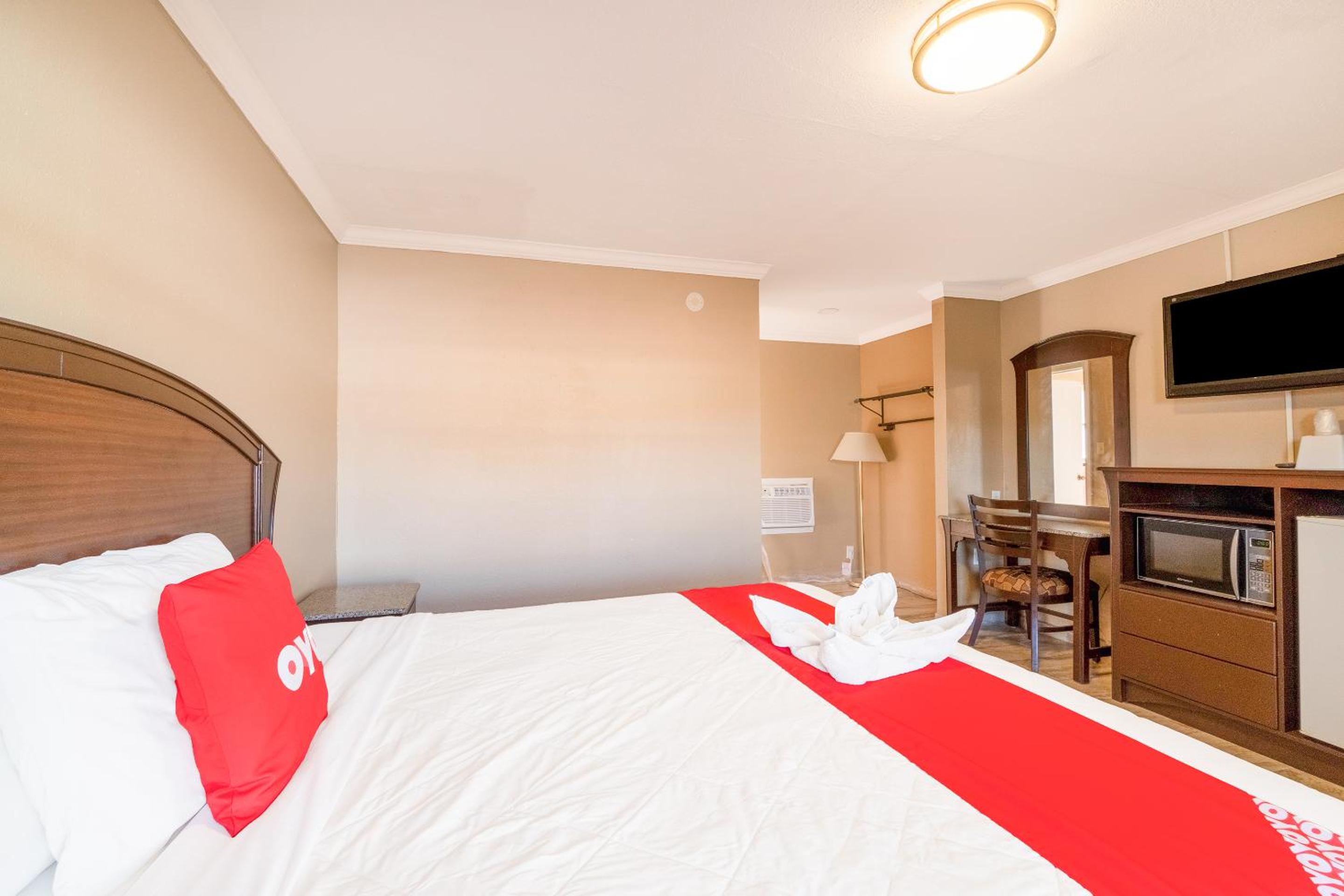 OYO Hotel Beeville -US 181
