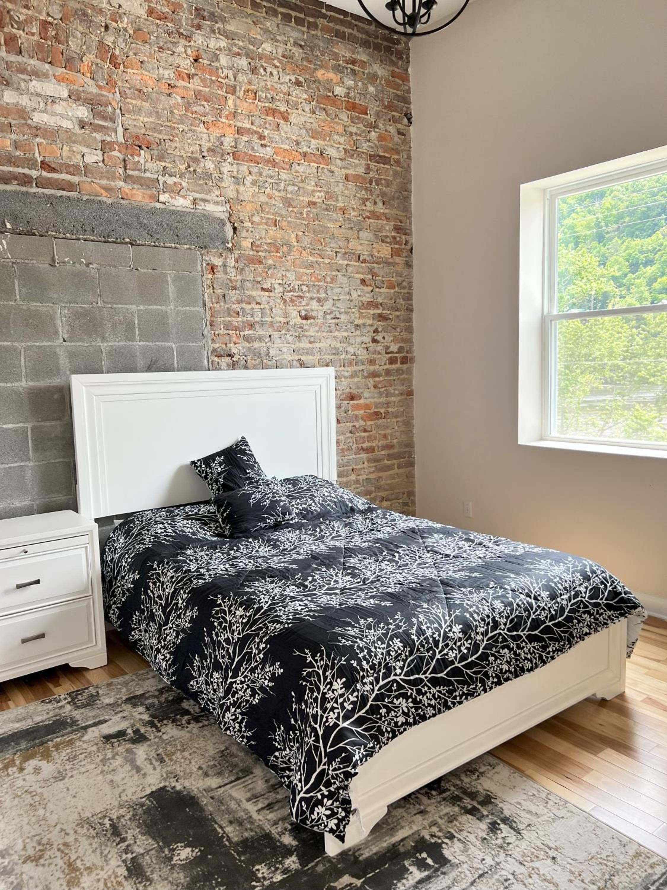 Beautiful New Riverfront Condo