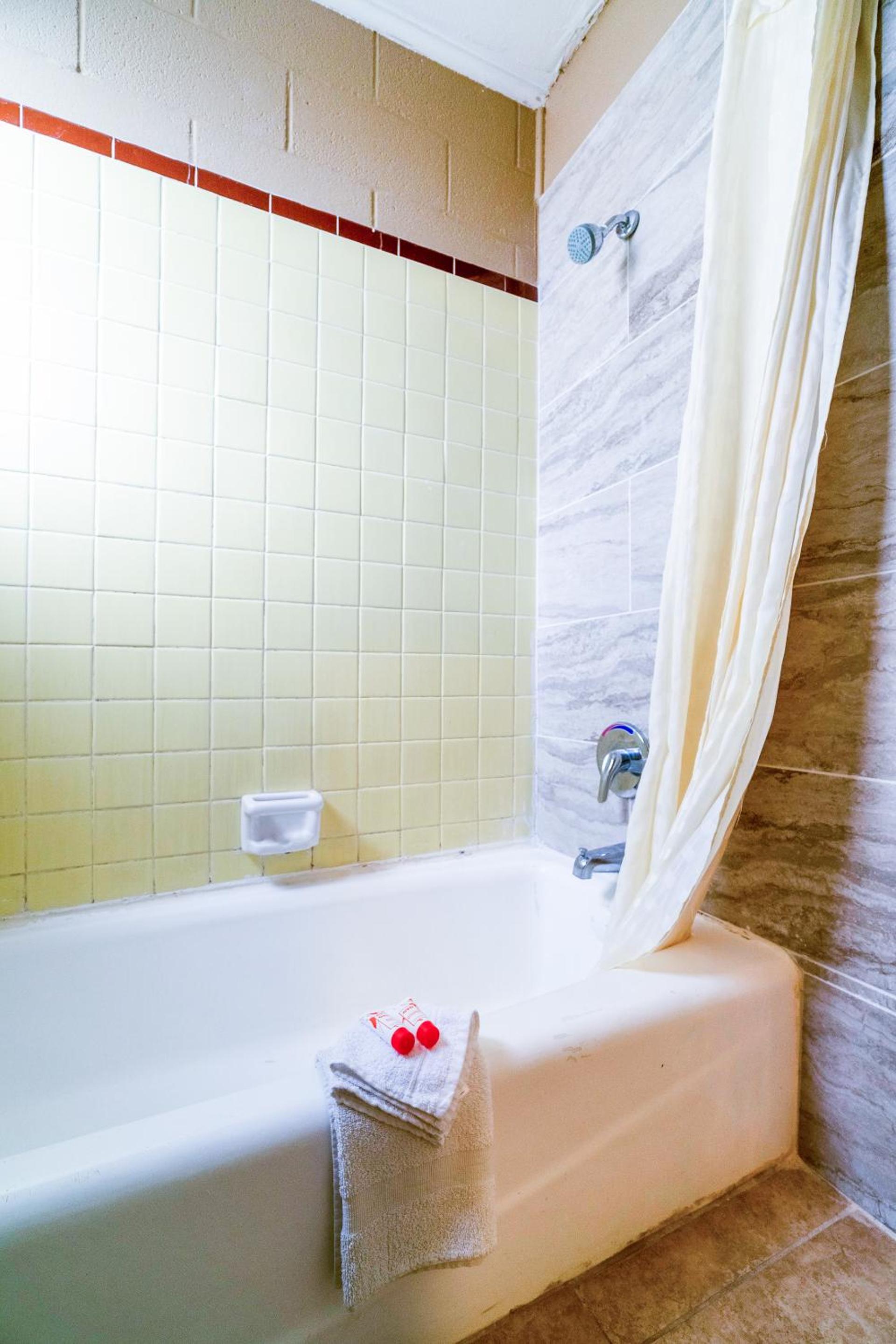 OYO Hotel Beeville -US 181