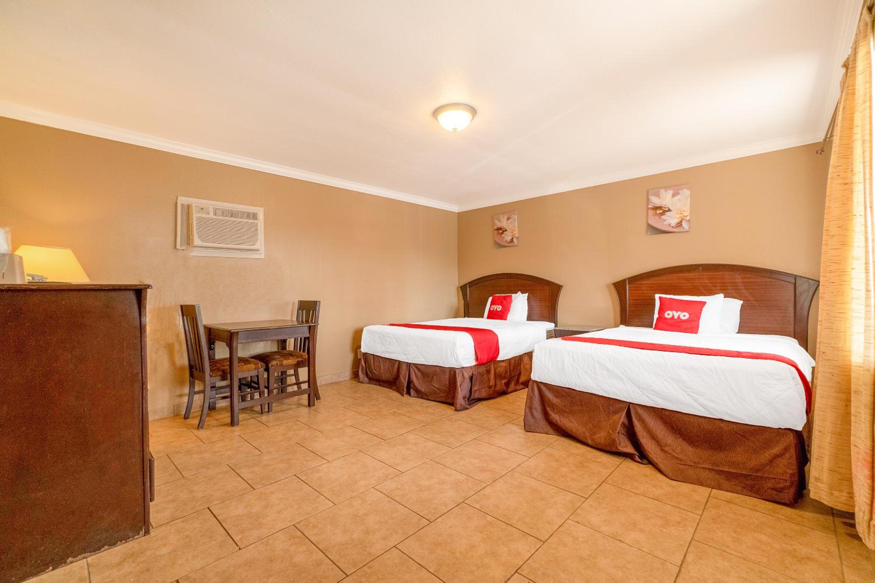 OYO Hotel Beeville -US 181