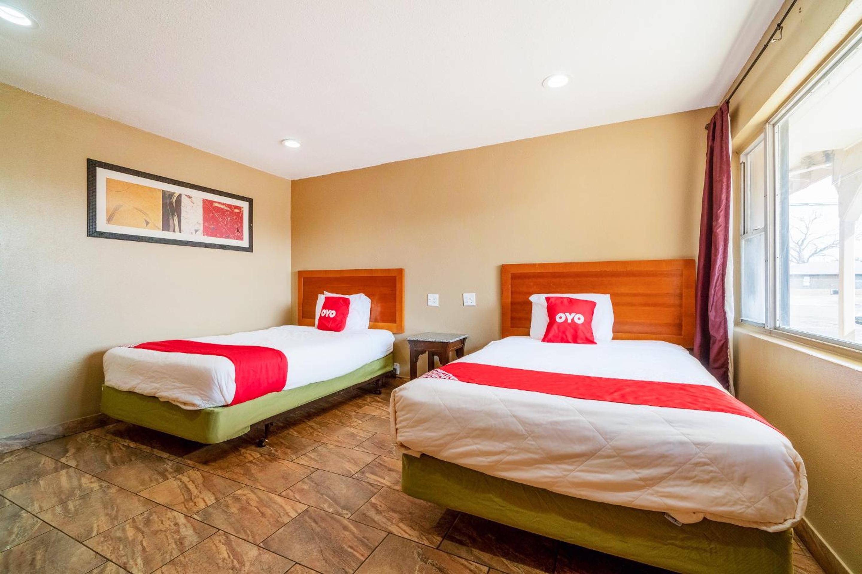 OYO Hotel Beeville -US 181