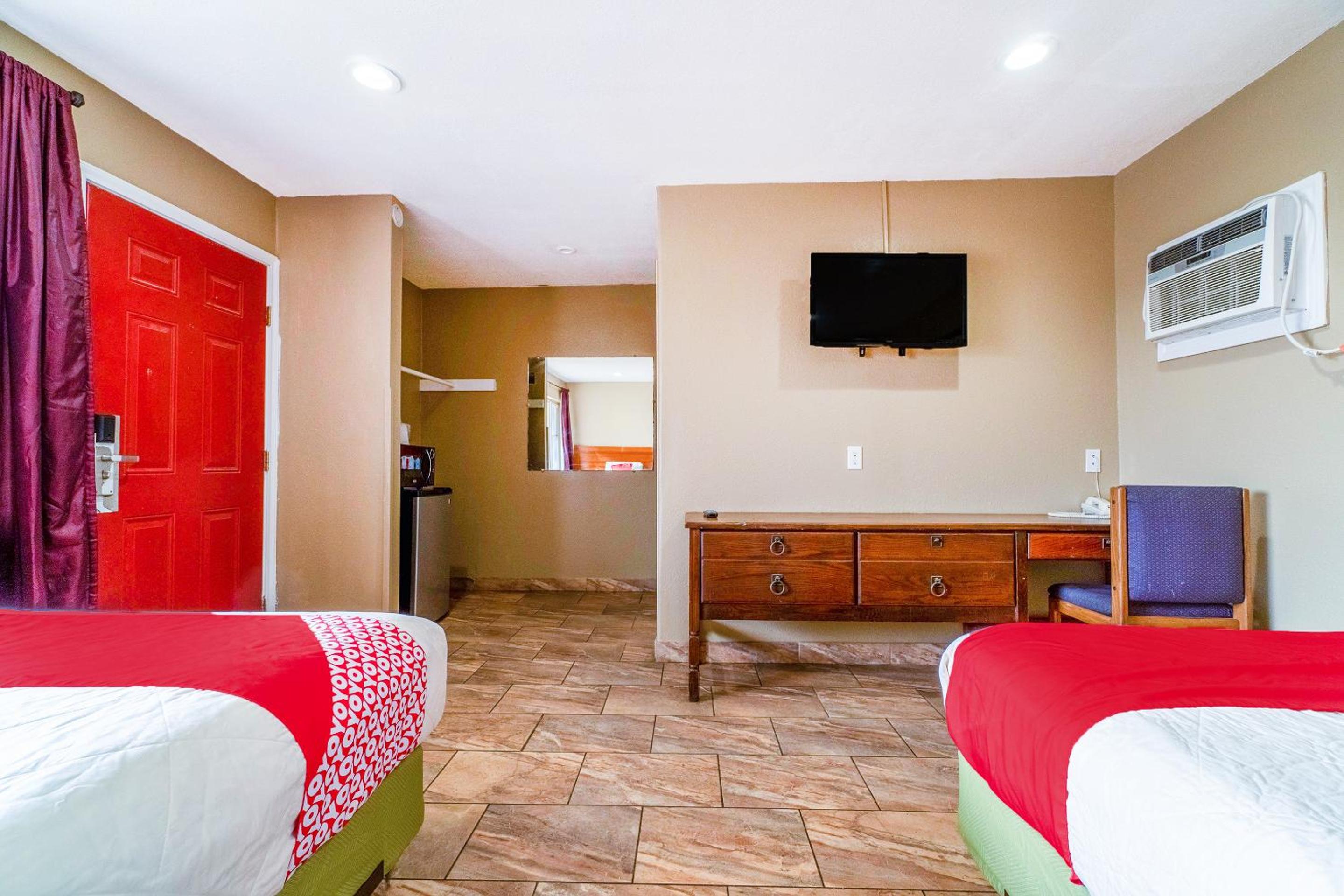 OYO Hotel Beeville -US 181