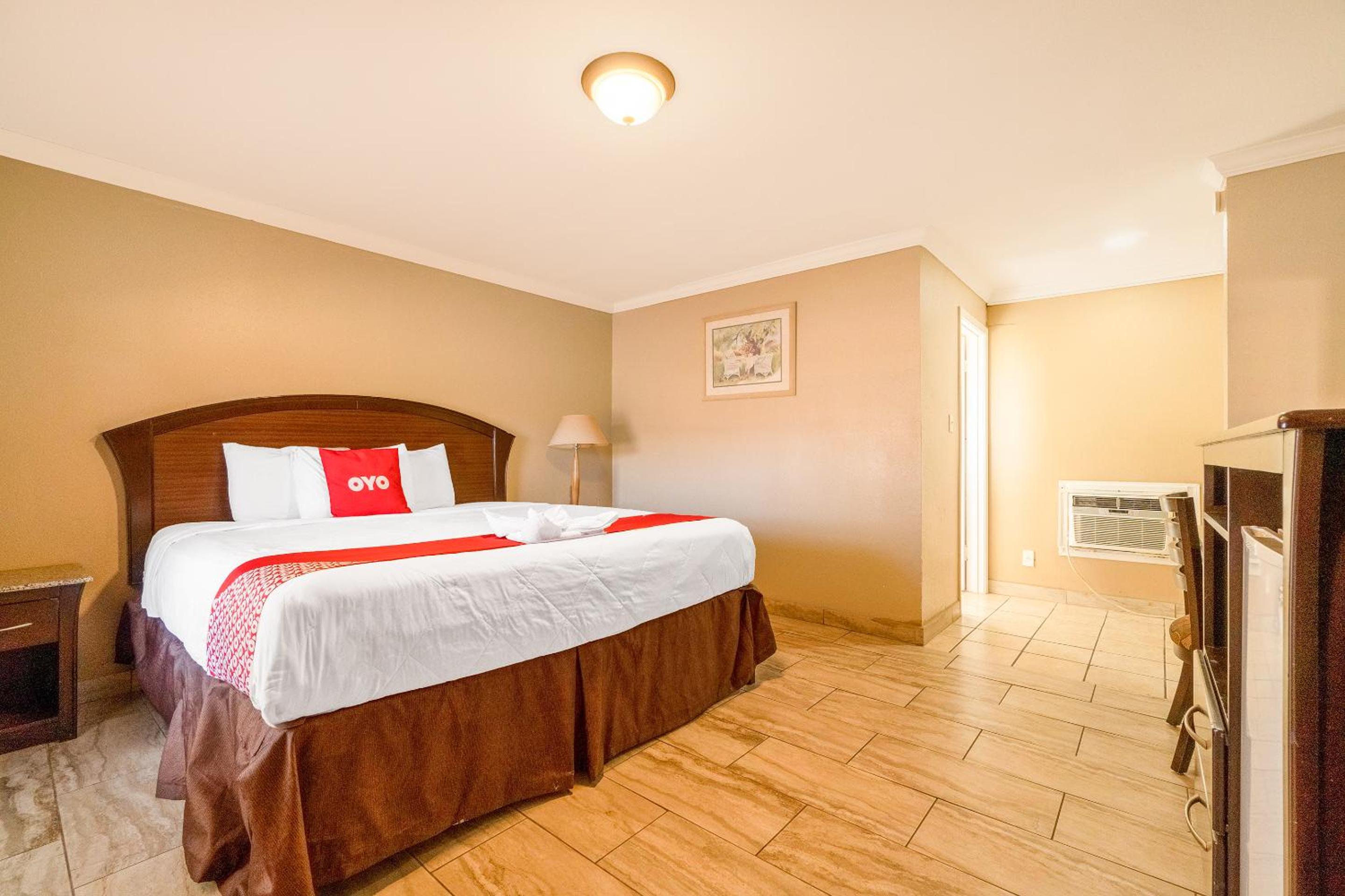 OYO Hotel Beeville -US 181