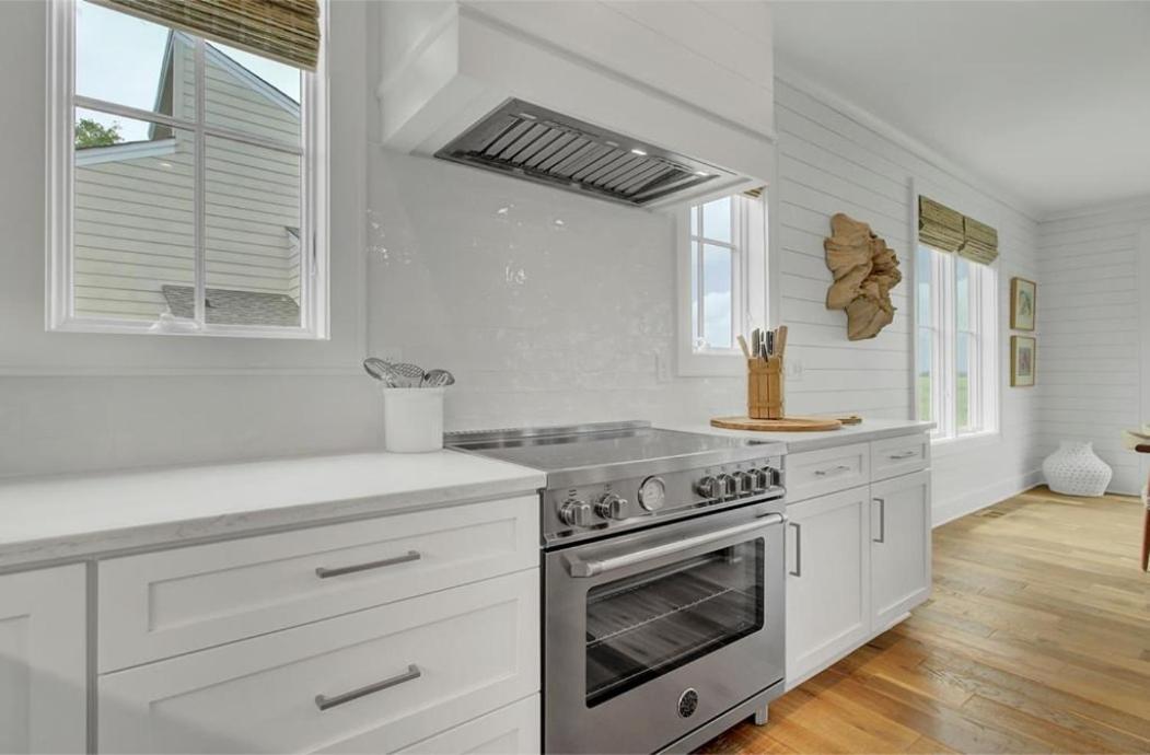17 Marsh Island Lane by AvantStay Modern Home w Amazing Views