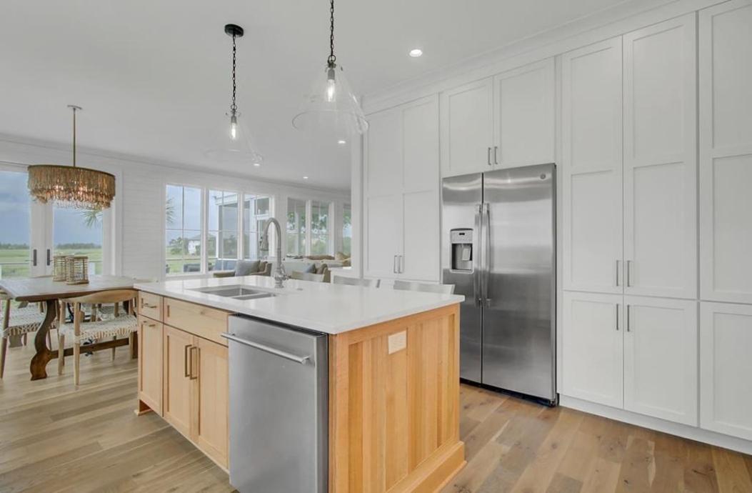 17 Marsh Island Lane by AvantStay Modern Home w Amazing Views