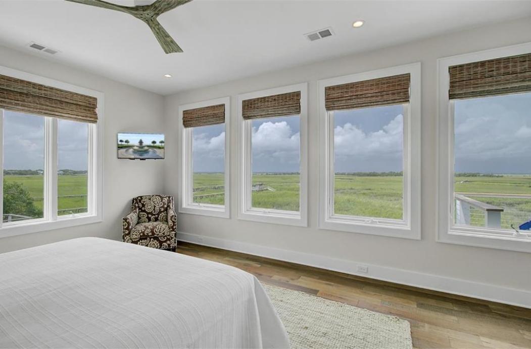 17 Marsh Island Lane by AvantStay Modern Home w Amazing Views