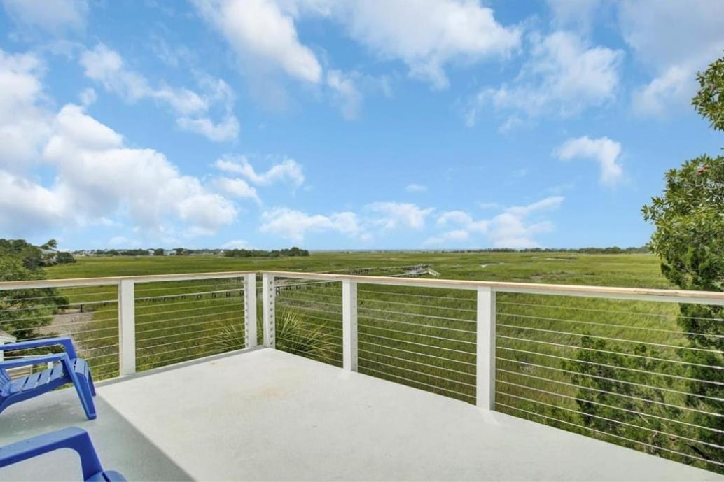 17 Marsh Island Lane by AvantStay Modern Home w Amazing Views