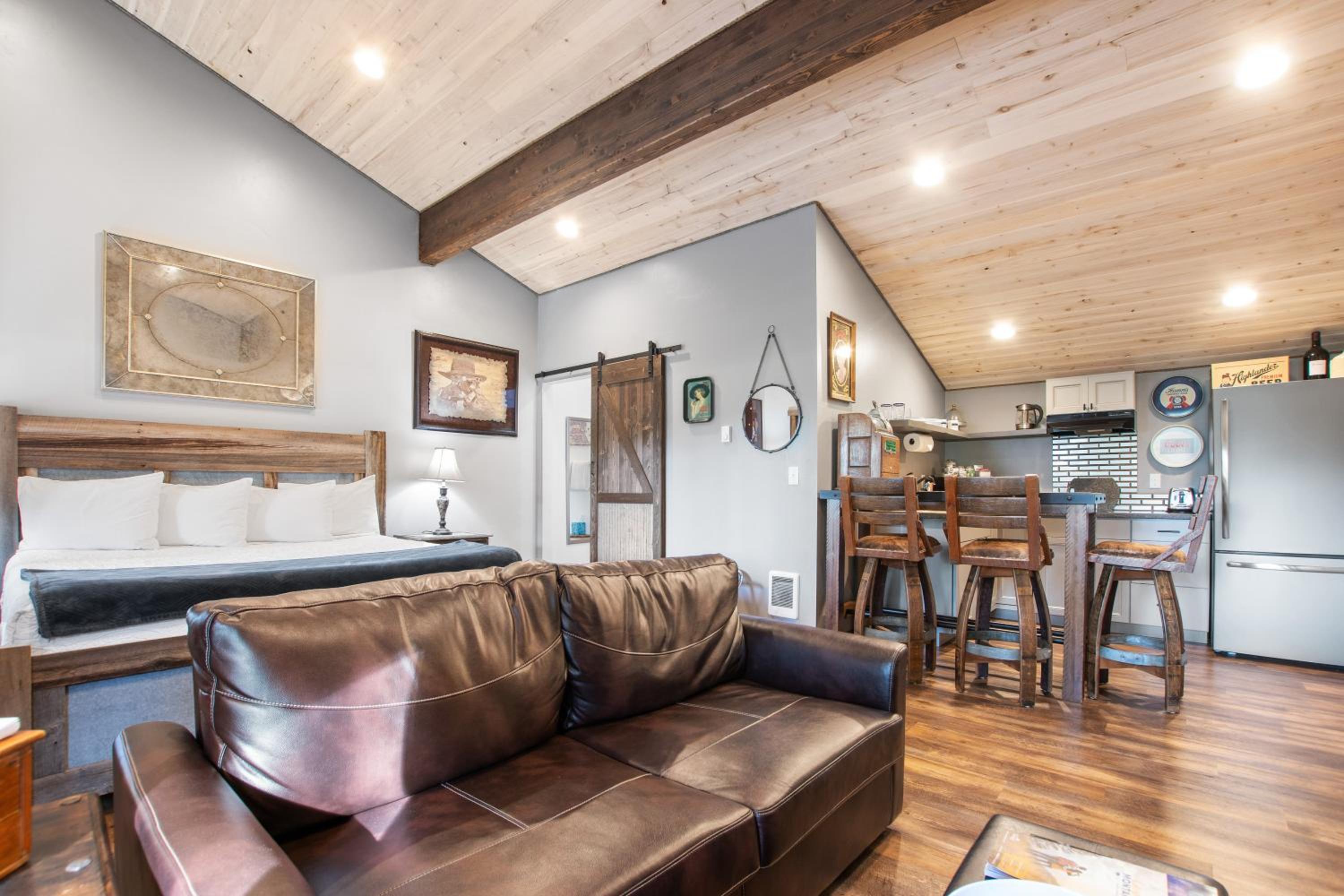 Fort Williamson Glacier Vacation Rentals