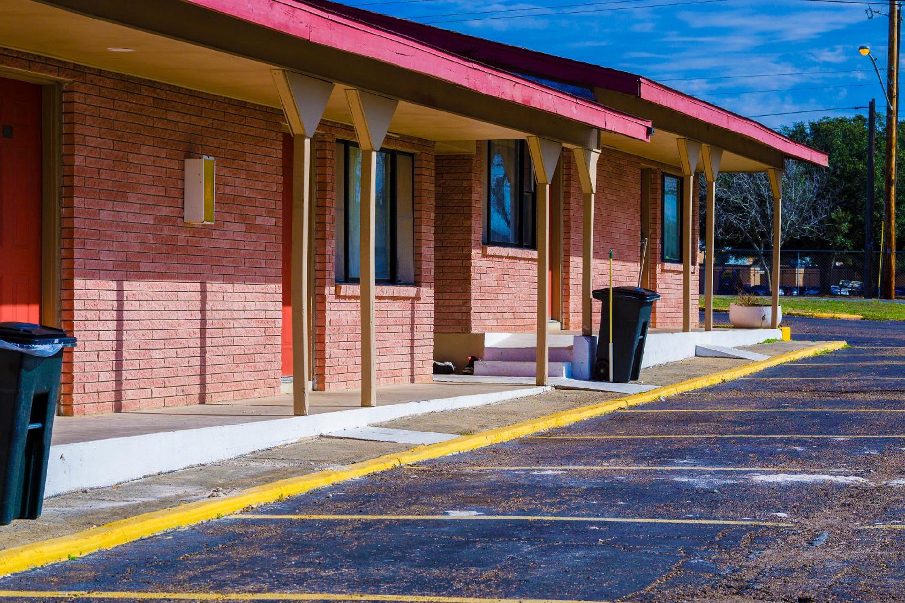 OYO Hotel Beeville -US 181