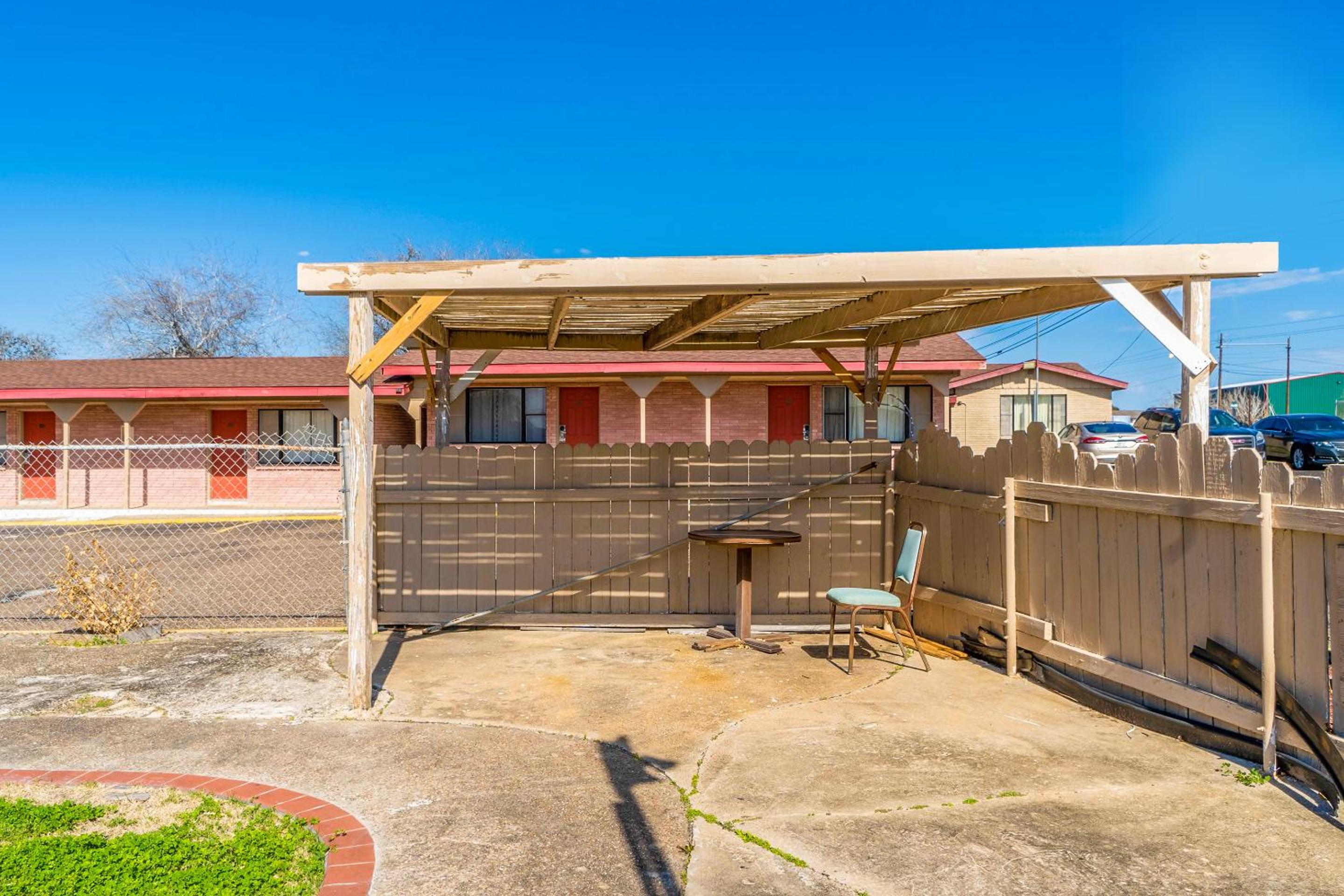 OYO Hotel Beeville -US 181