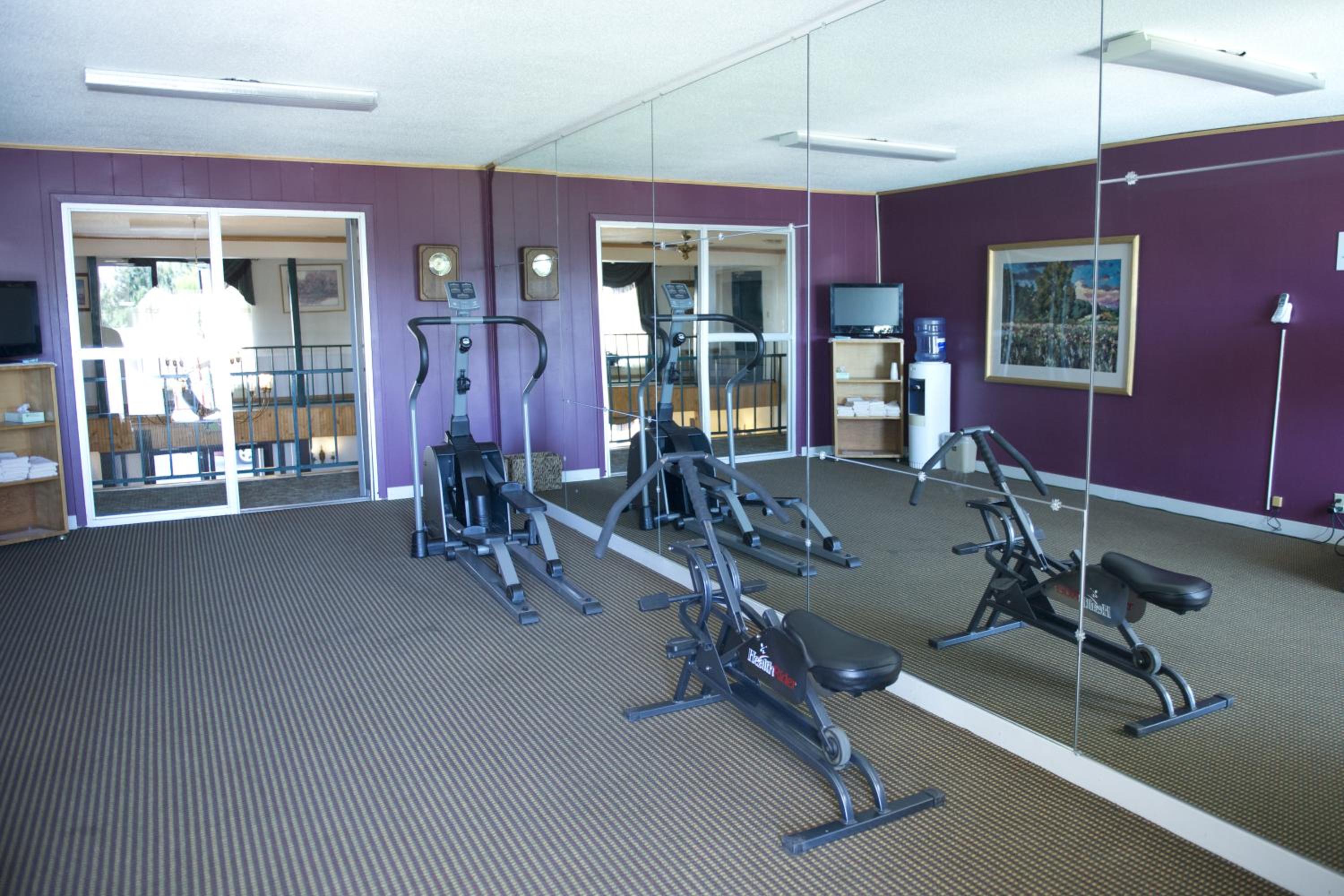 Ogallala Vacations - Travelodge by Wyndham Ogallala - Property Image 2