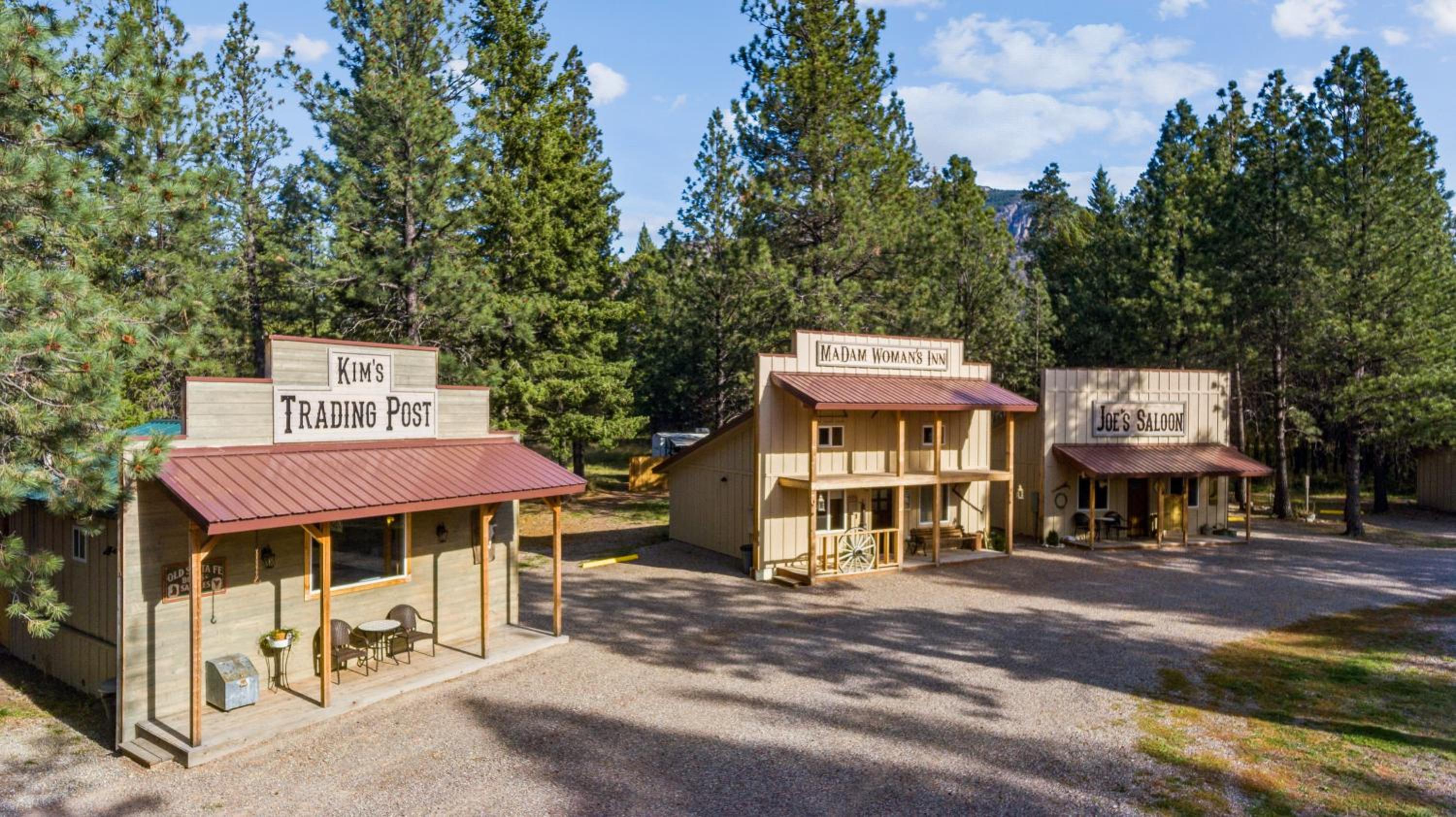 Fort Williamson Glacier Vacation Rentals