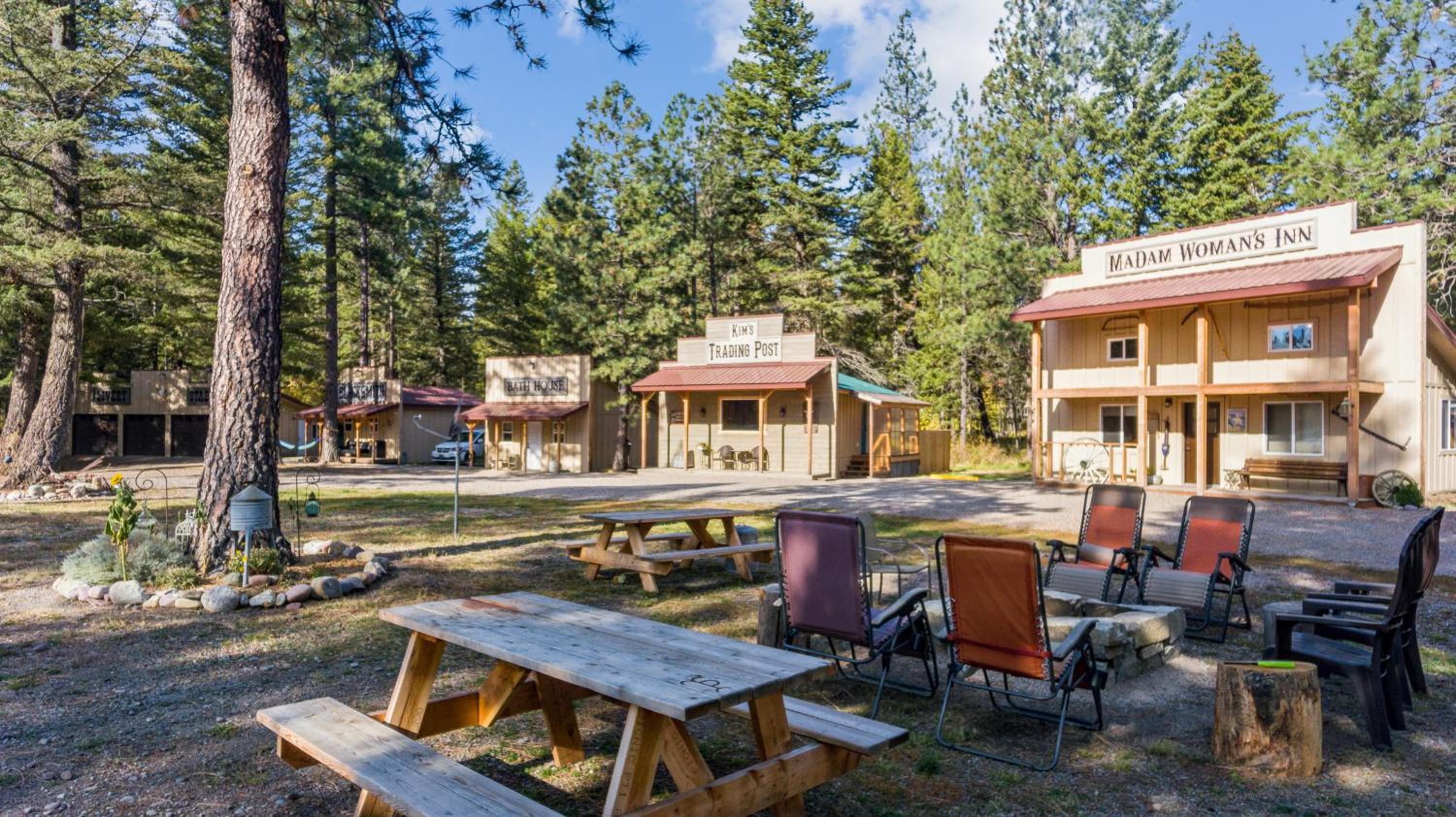 Fort Williamson Glacier Vacation Rentals