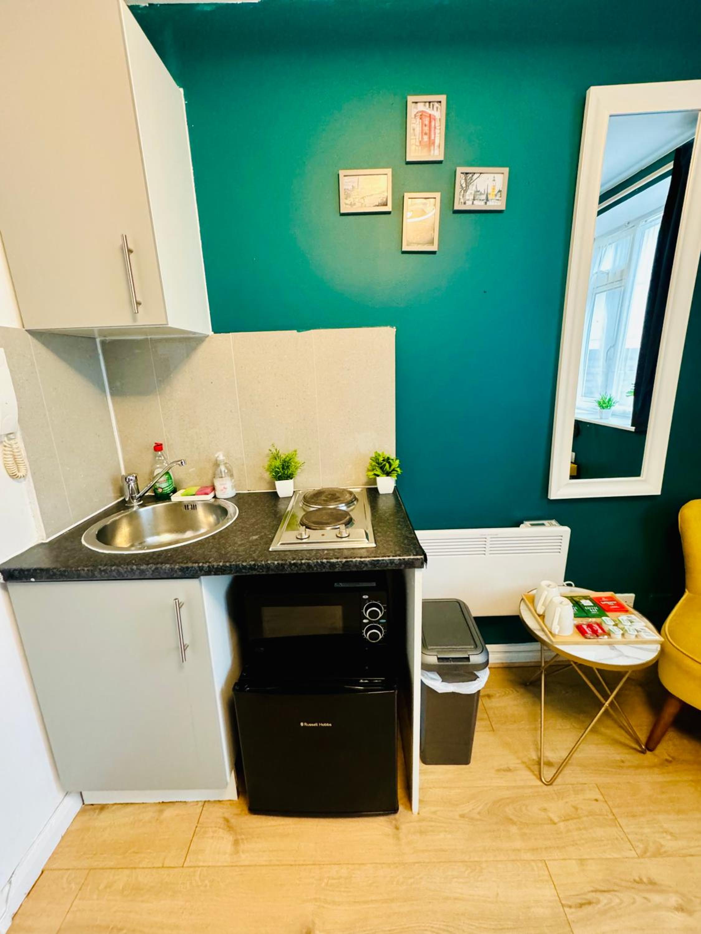 Unique Studio Flat in City 1111