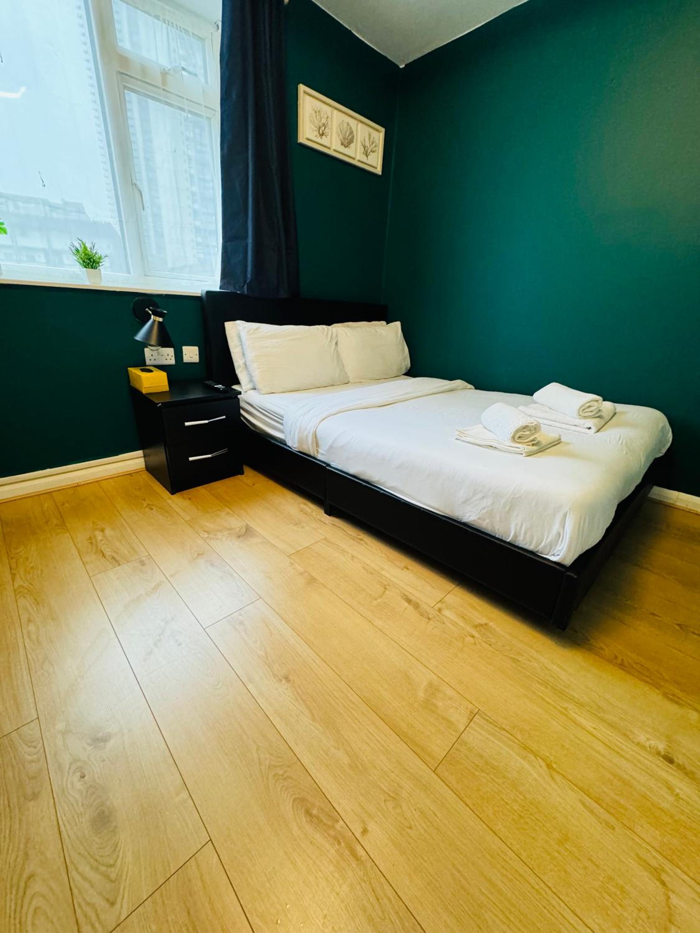 Unique Studio Flat in City 1111