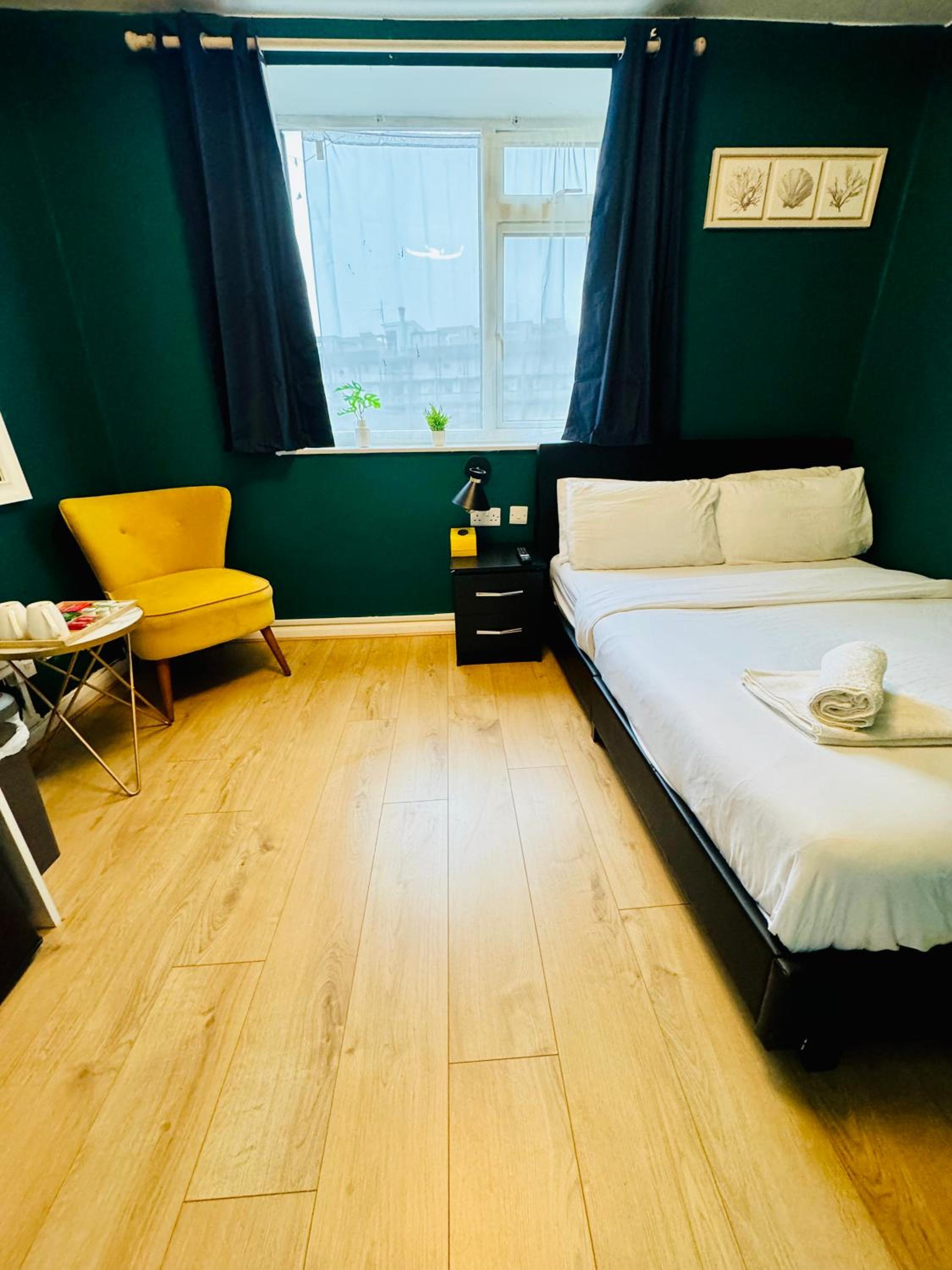 Unique Studio Flat in City 1111