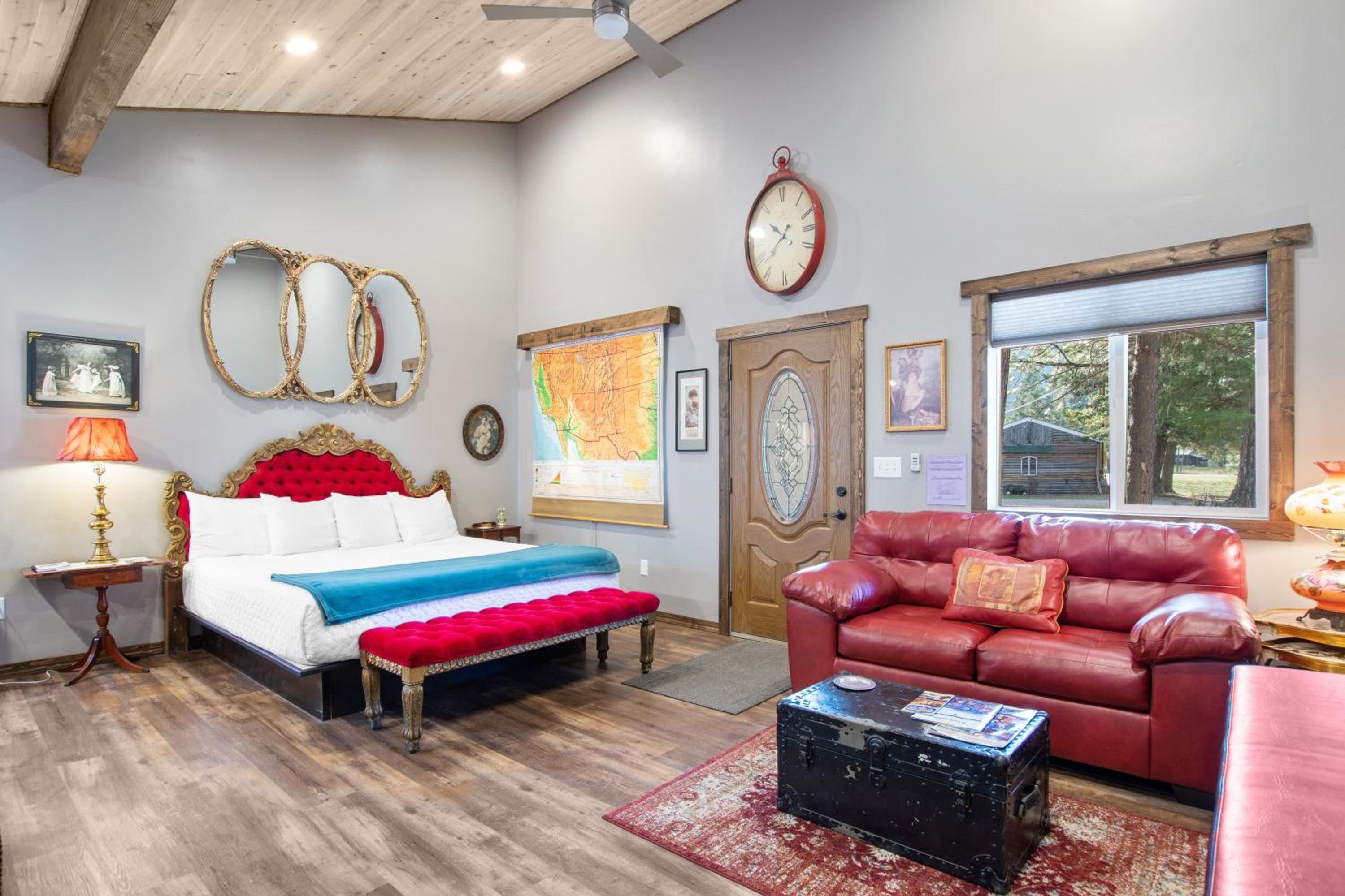 Fort Williamson Glacier Vacation Rentals