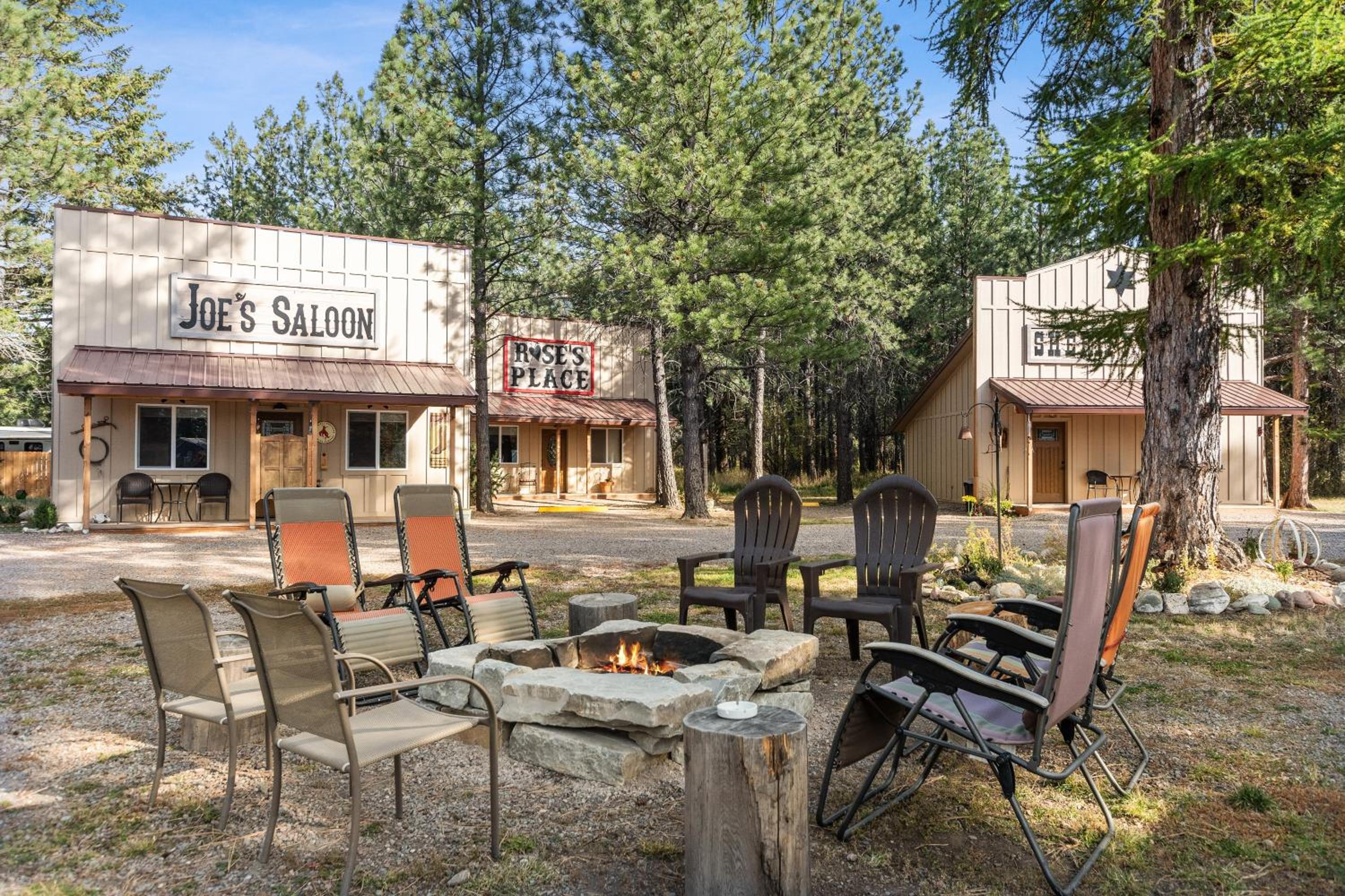 Fort Williamson Glacier Vacation Rentals