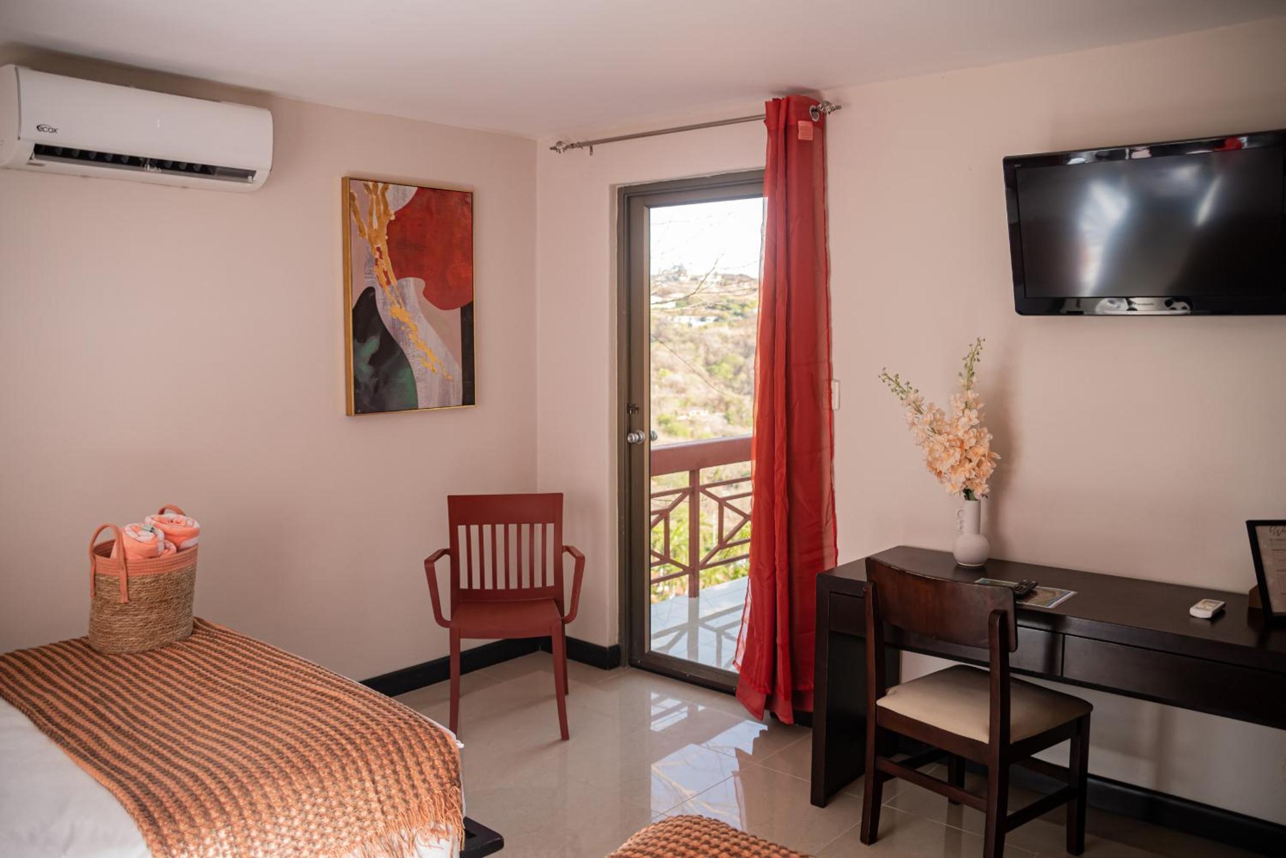 Sunset Harmony, Your Escape at Playa Hermosa