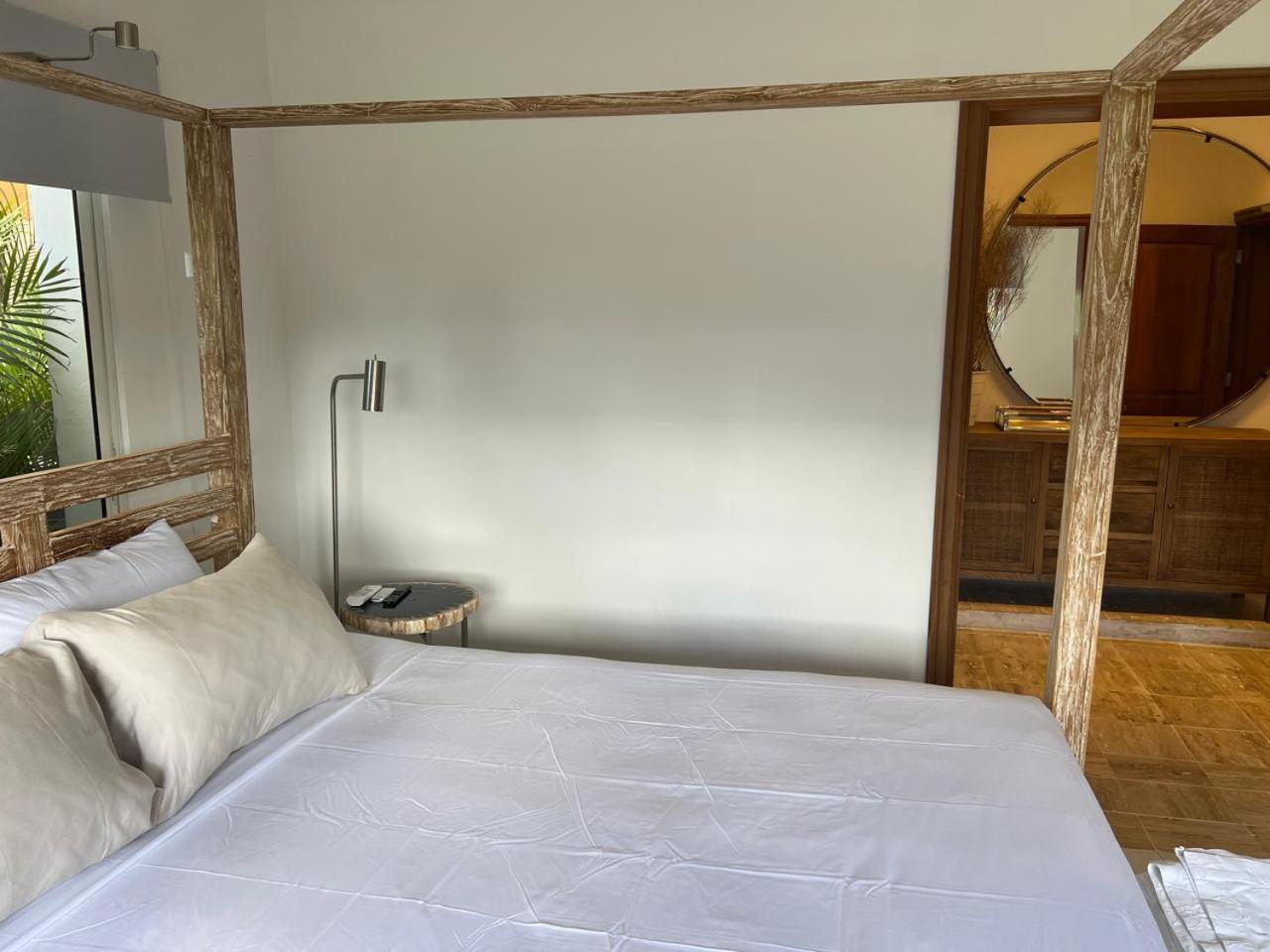 Suite in shared apartment, pool and beach access view 3