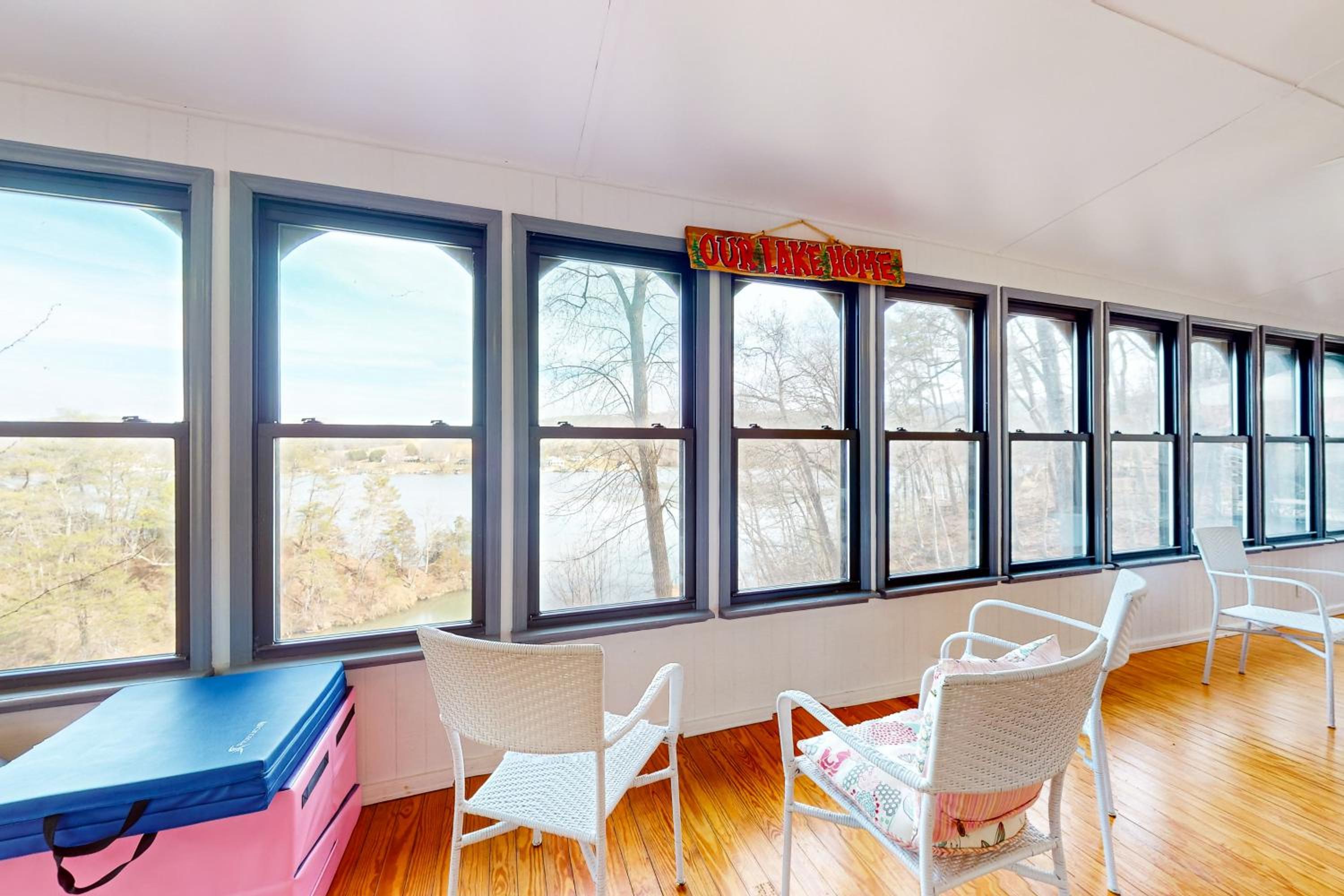 Dock, Game Room! Claytor Lake Group Getaway
