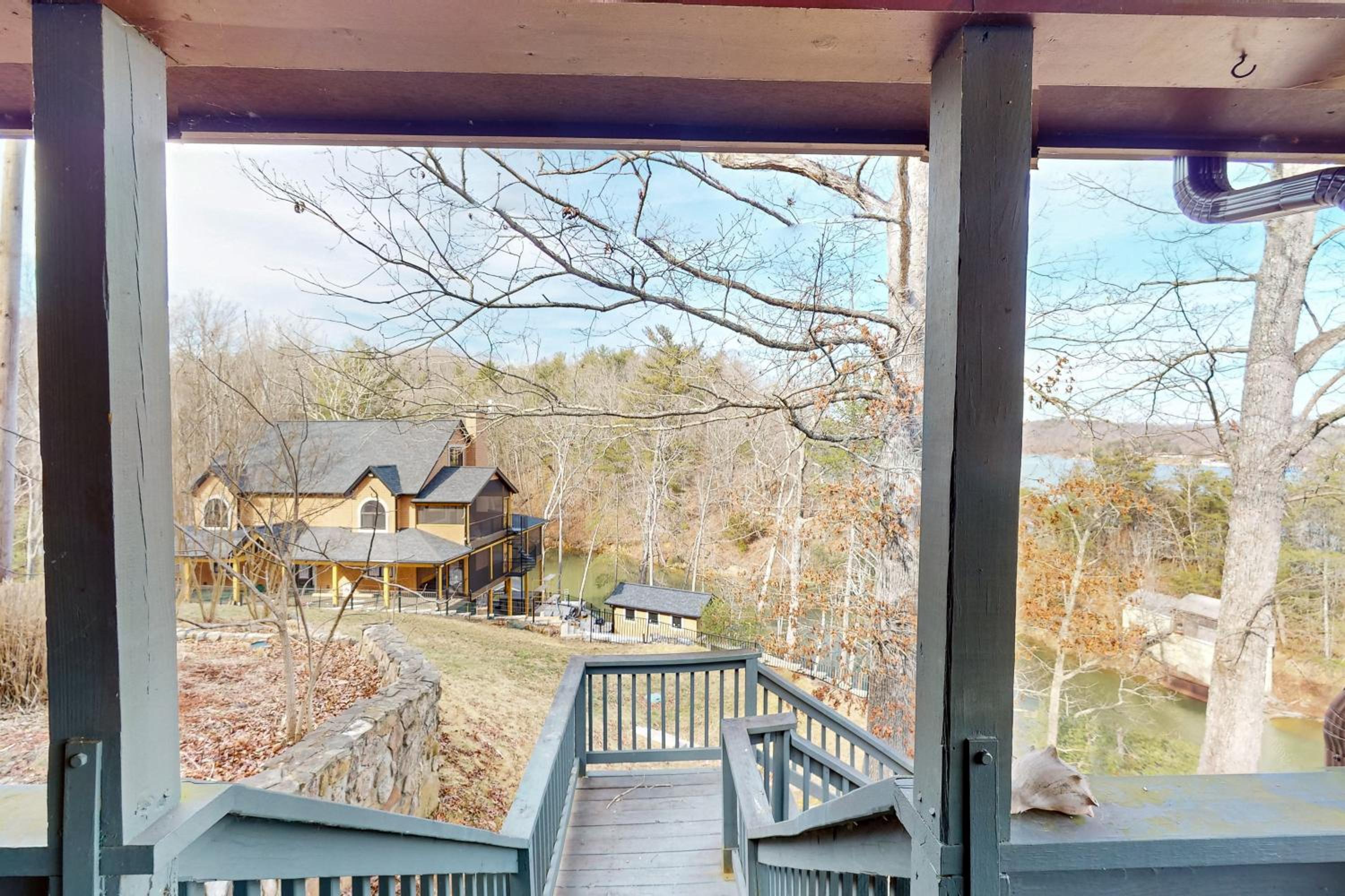 Dock, Game Room! Claytor Lake Group Getaway