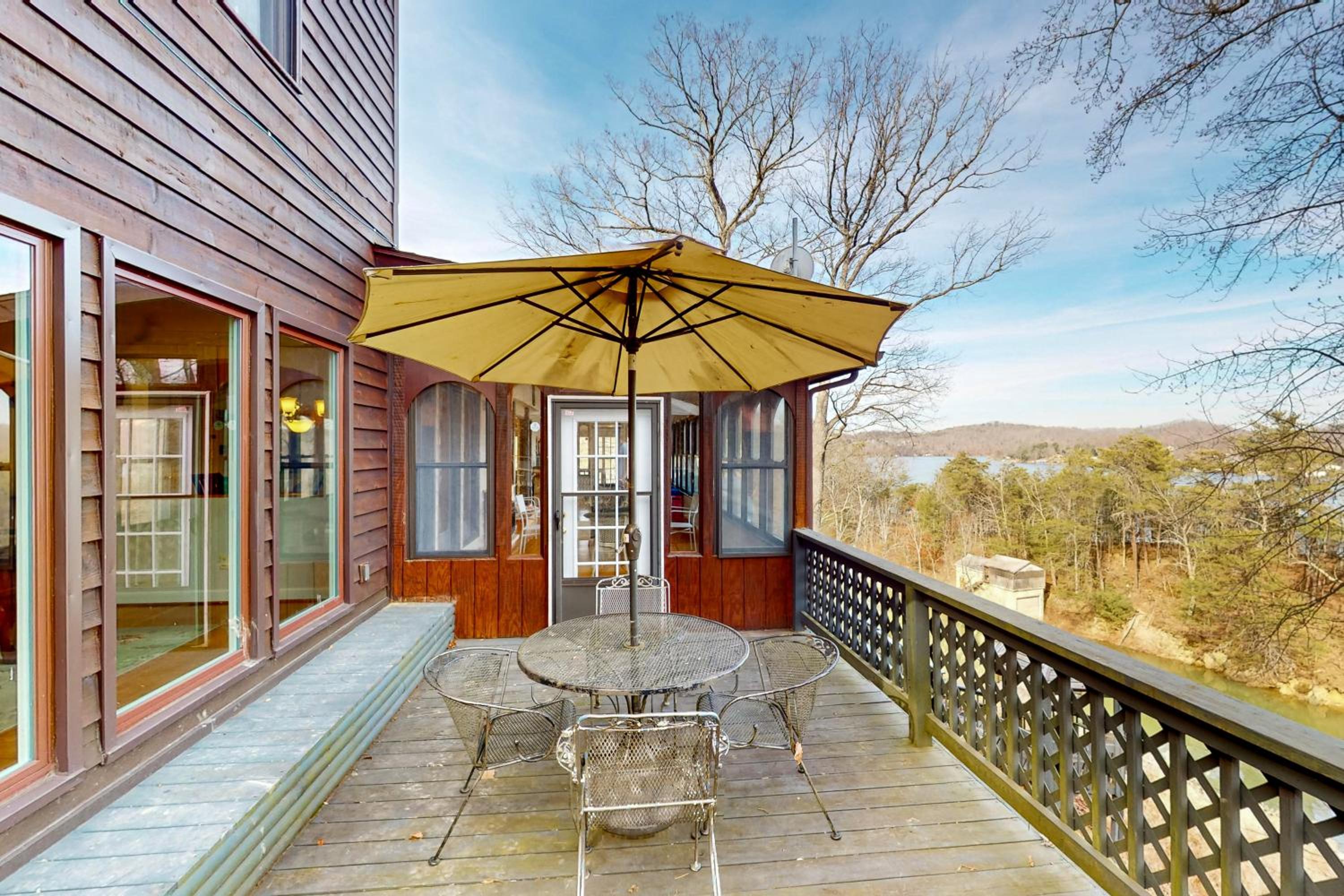 Dock, Game Room! Claytor Lake Group Getaway