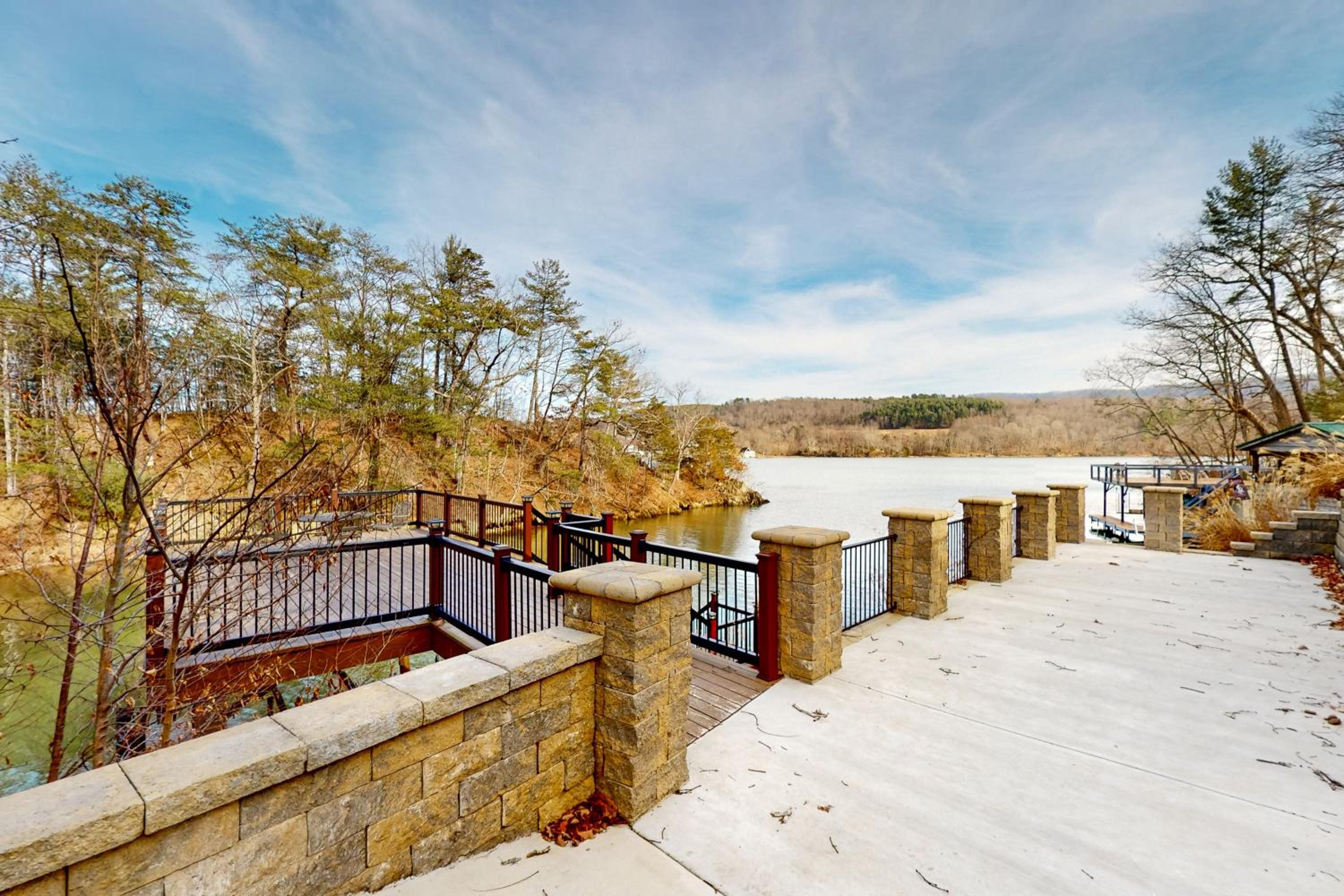 Dock, Game Room! Claytor Lake Group Getaway