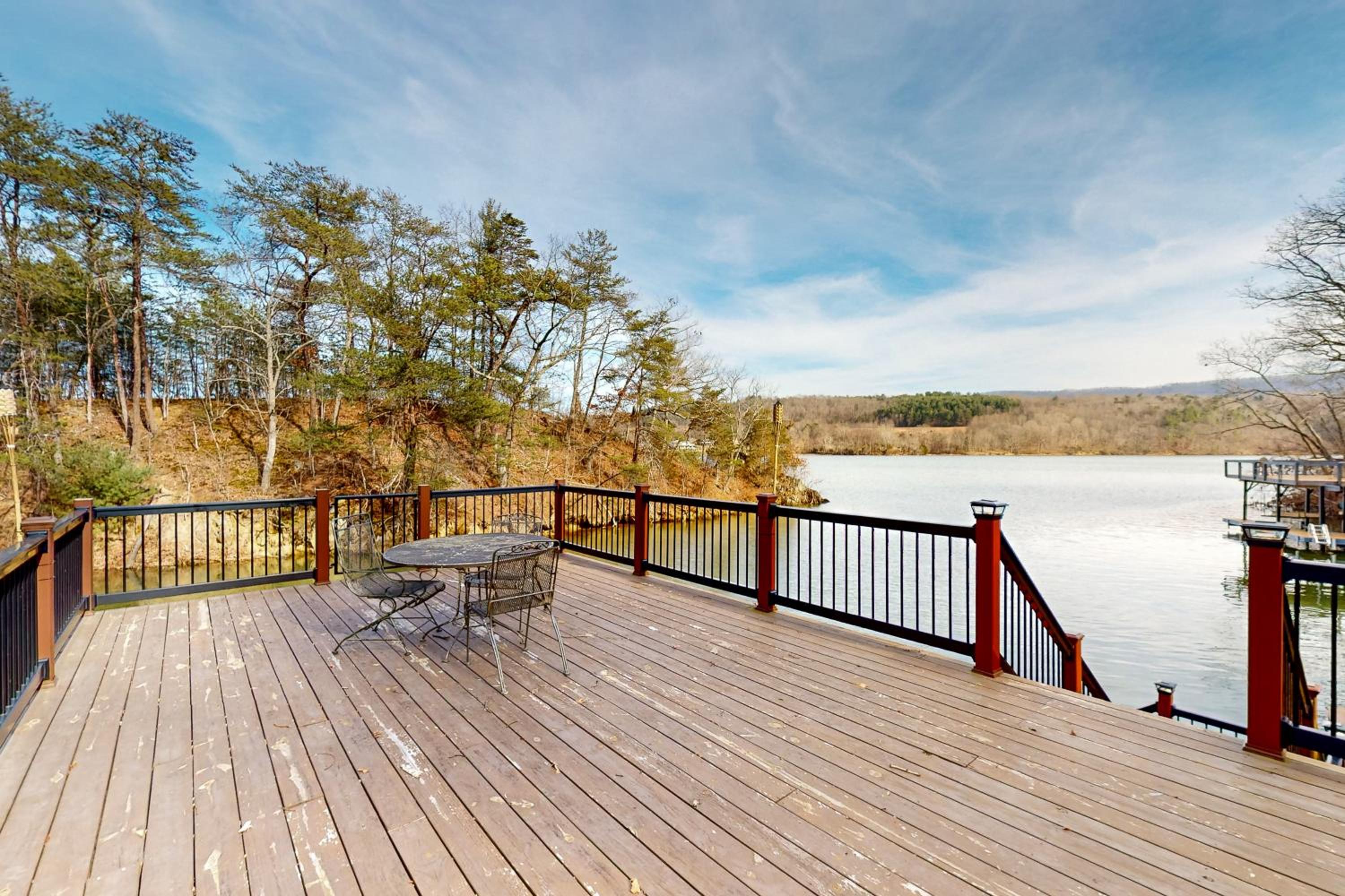 Dock, Game Room! Claytor Lake Group Getaway