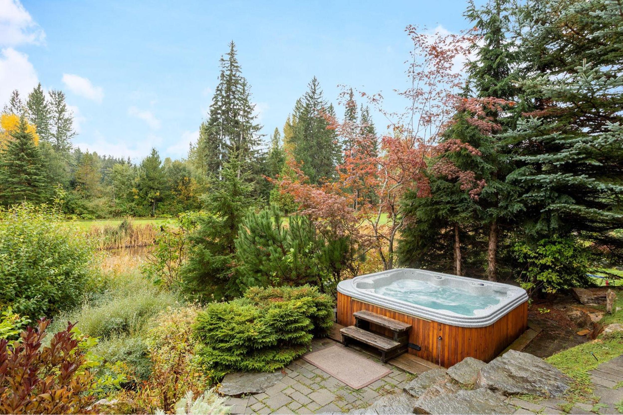 Big Sky Chalet | Stylish Guest Favourite, Hot Tub, Stunning Views
