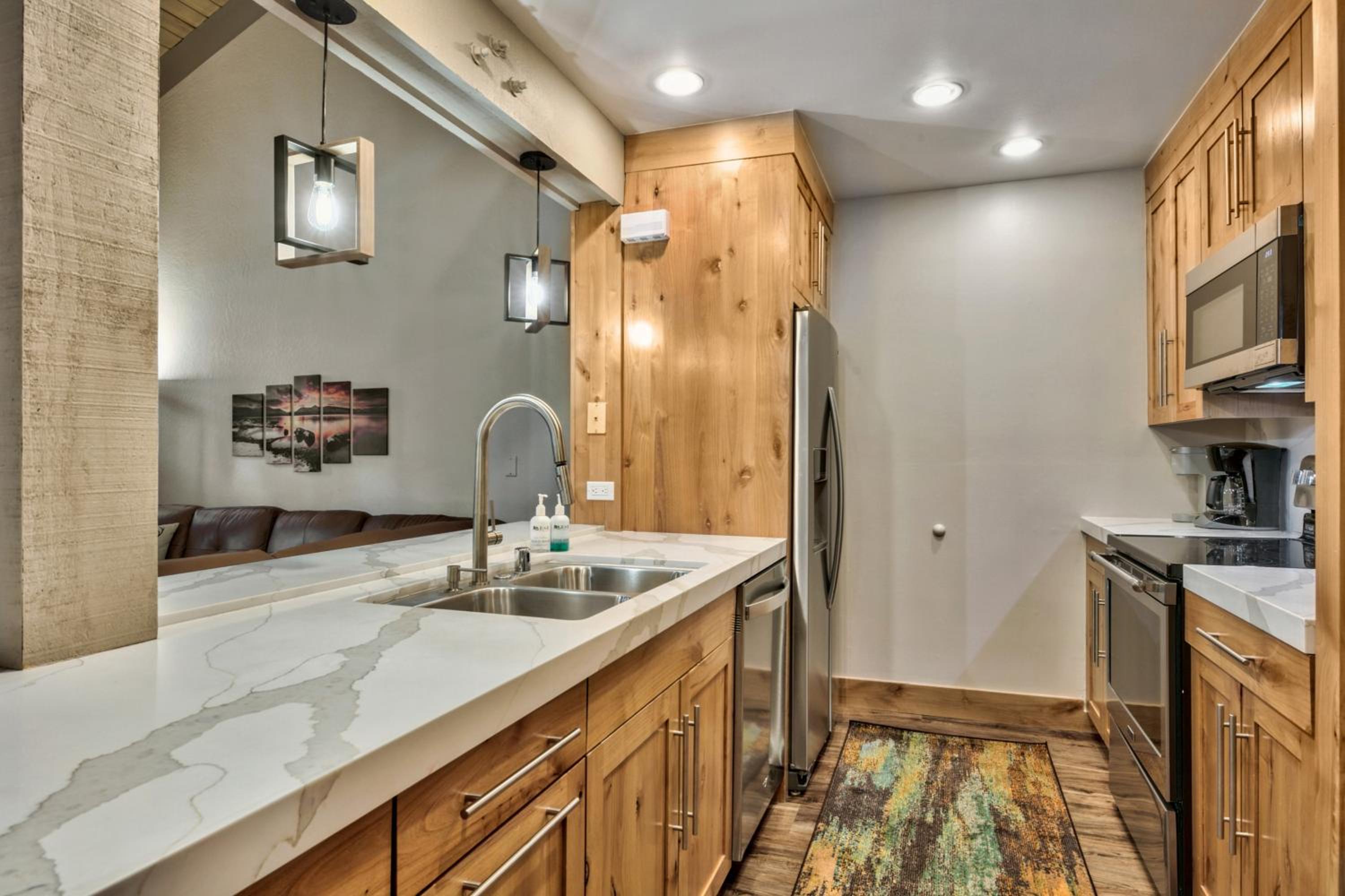 Lake Tahoe Vacations - Lakeland Village 426 - Lakeland Luxury - Remodeled - Property Image 30