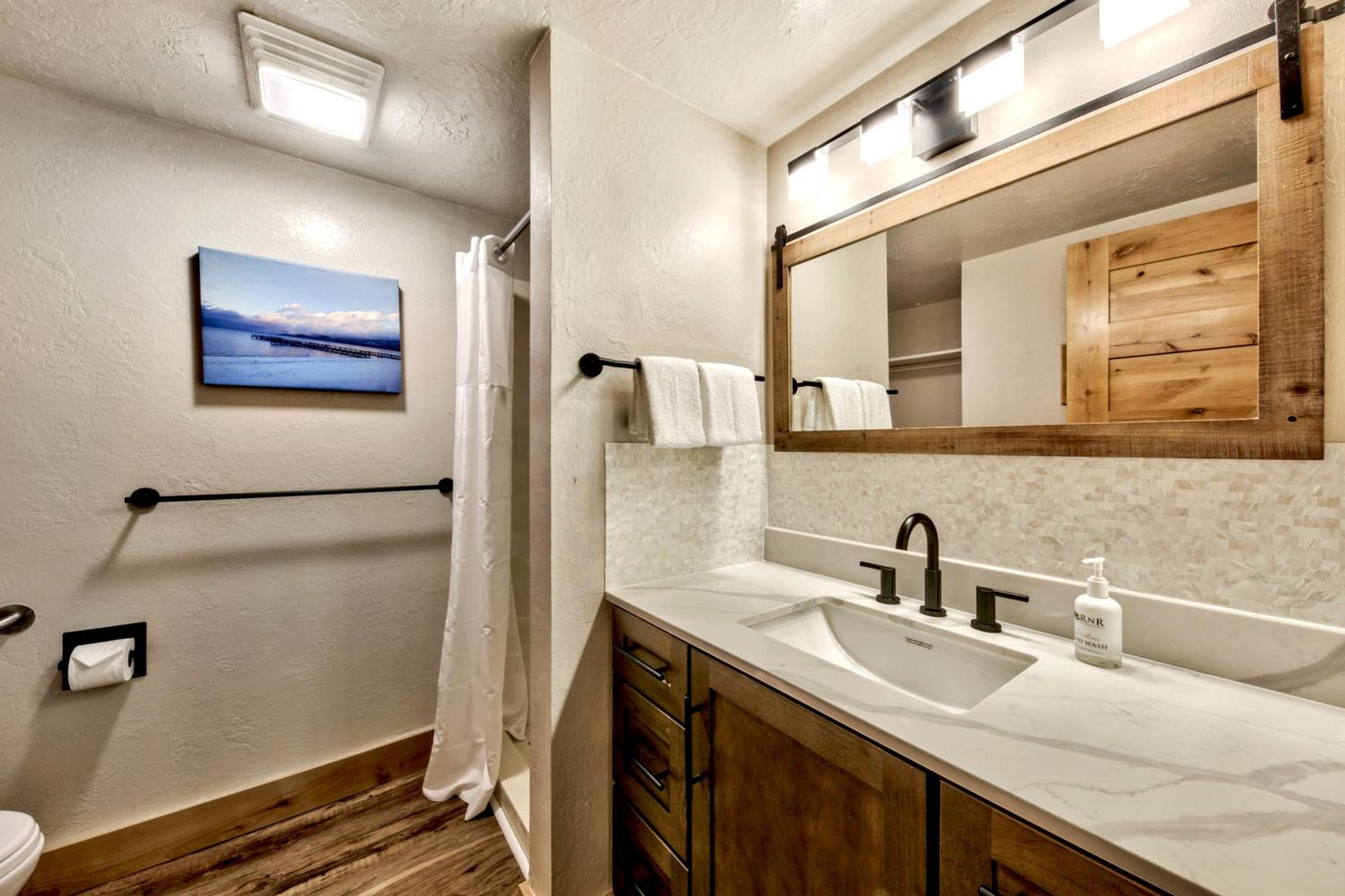 Lake Tahoe Vacations - Lakeland Village 426 - Lakeland Luxury - Remodeled - Property Image 35