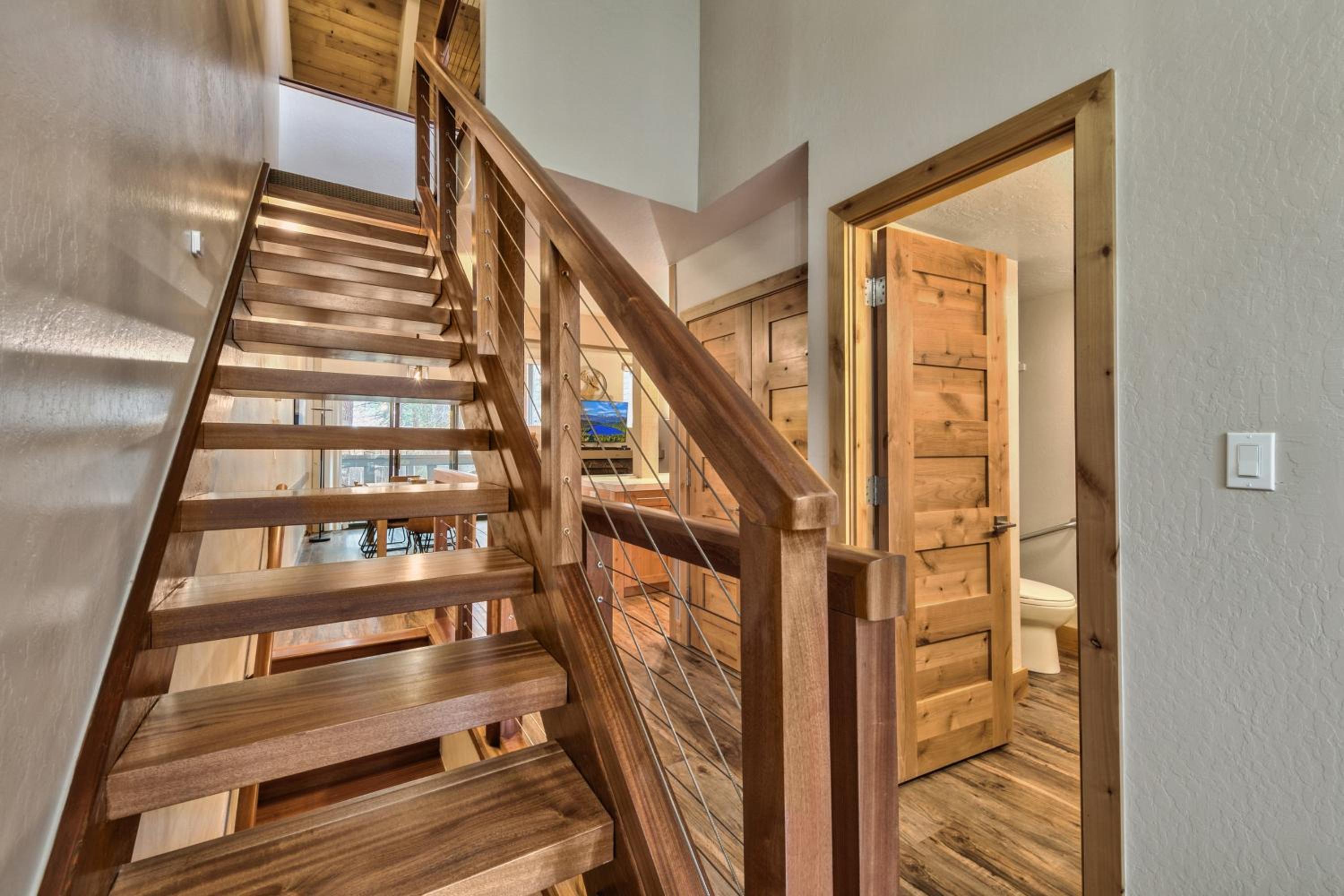 Lake Tahoe Vacations - Lakeland Village 426 - Lakeland Luxury - Remodeled - Property Image 3
