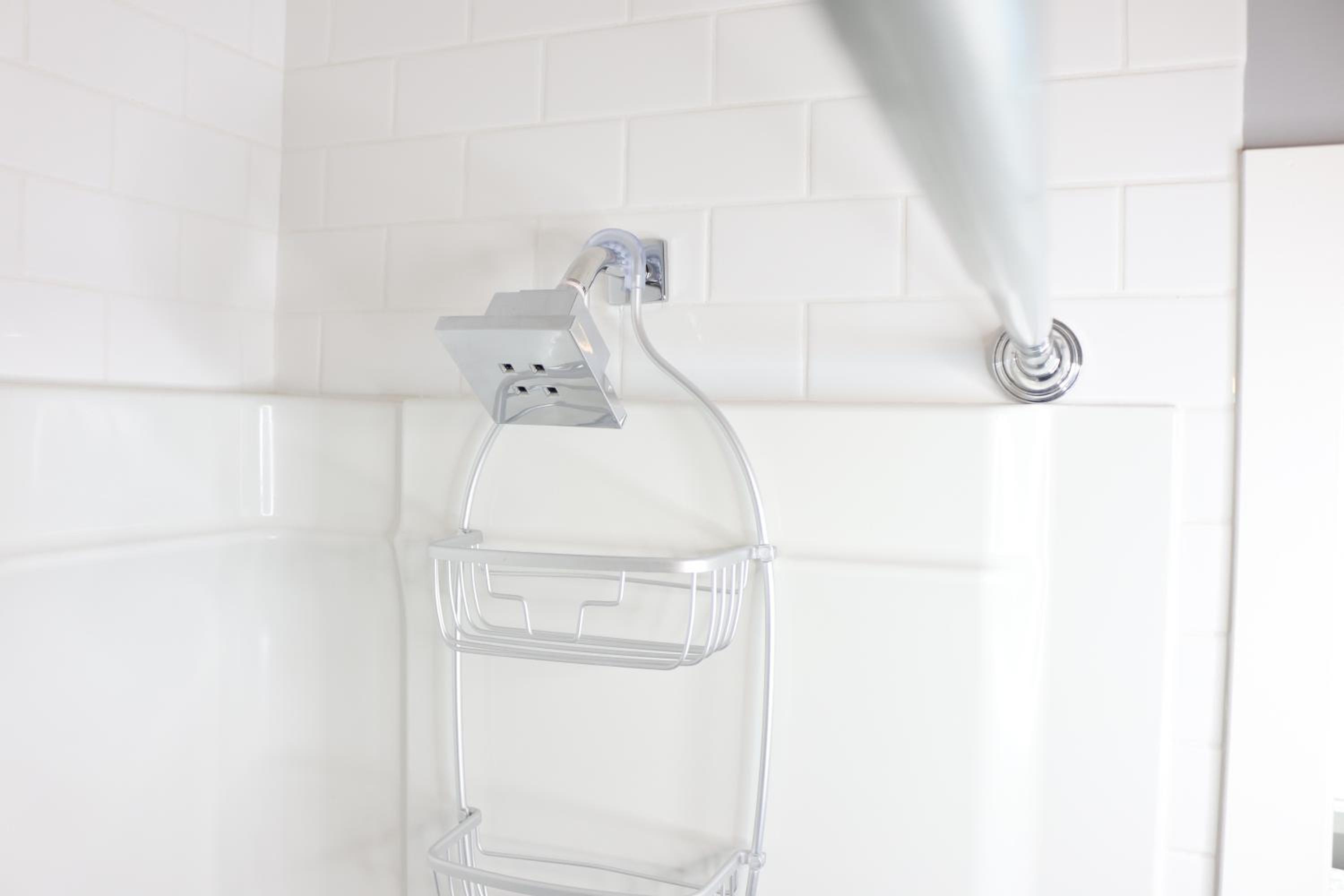 Victoria Vacations - LOCATION LOCATION LOCATION IMMACULATE 1 BEDROOM SUITE - Property Image 4