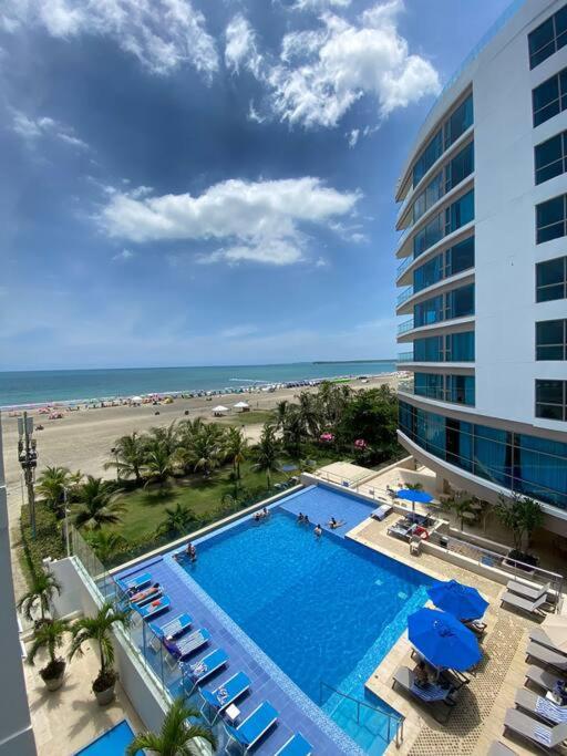 Sunshine 503 Beautiful SeaView 2Beds2bath w AC front Beach