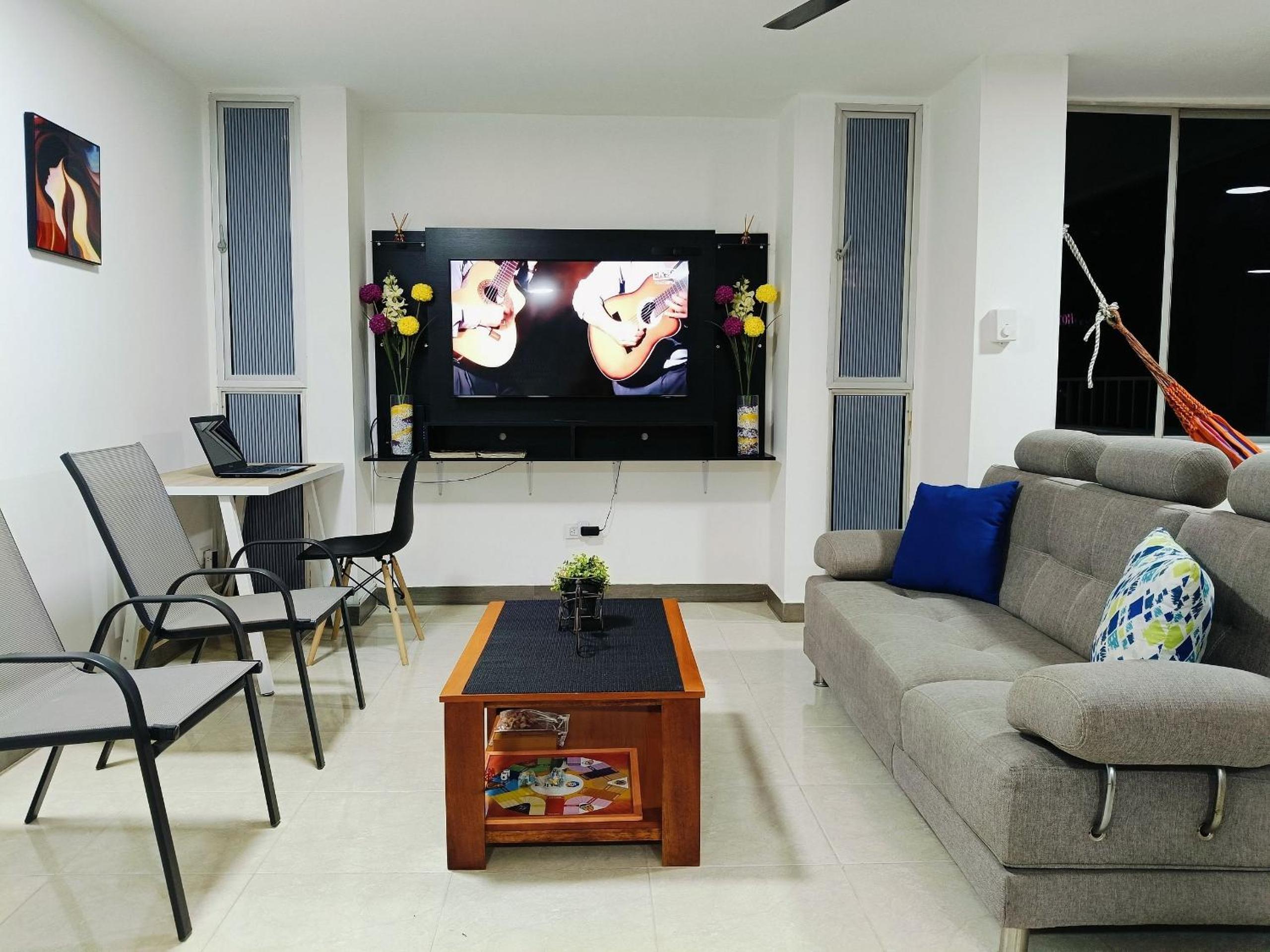 El Rodadero Hermoso Apartamento a 50m de la playa ven descansa o trabajar