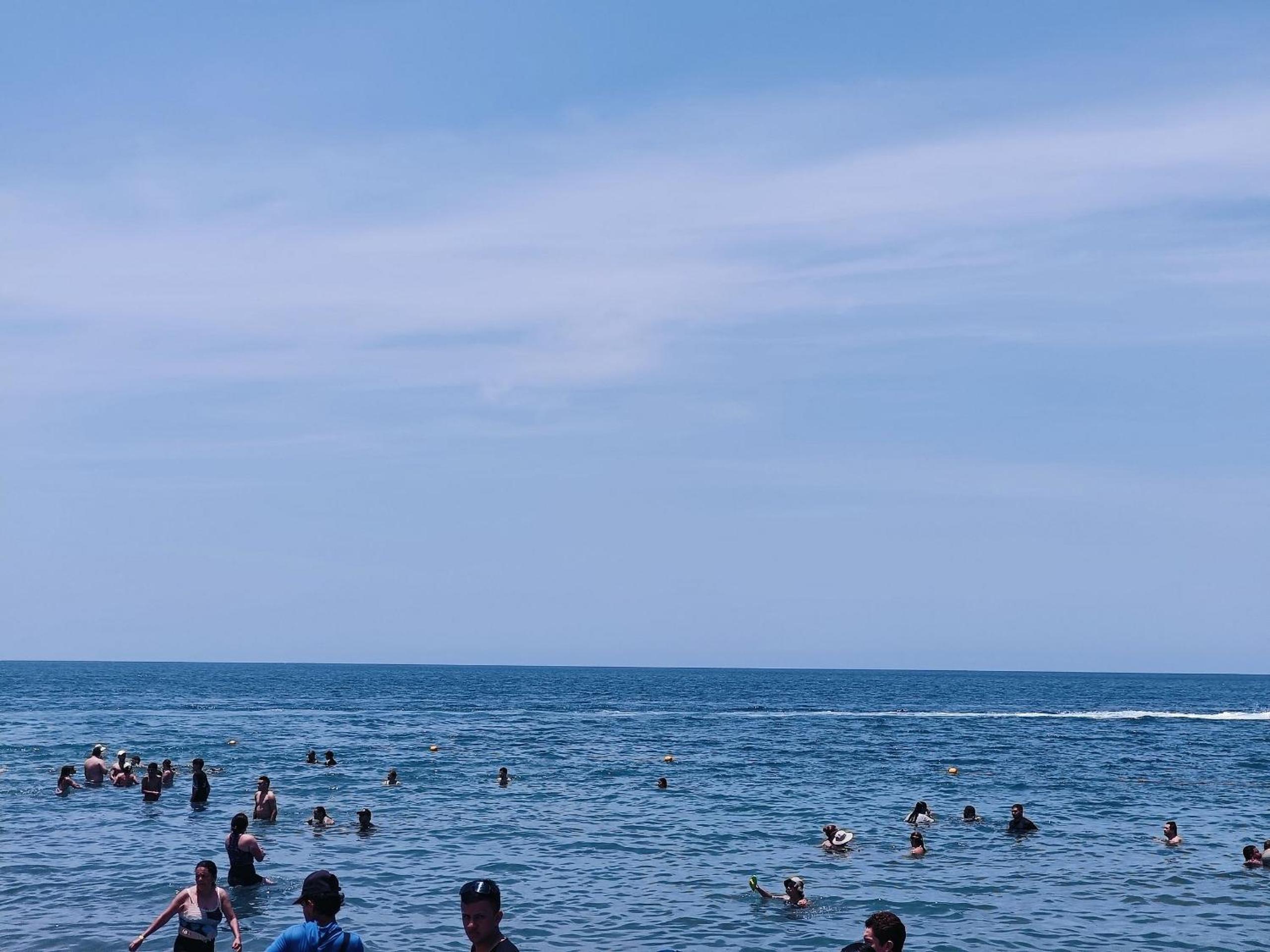 El Rodadero Hermoso Apartamento a 50m de la playa ven descansa o trabajar
