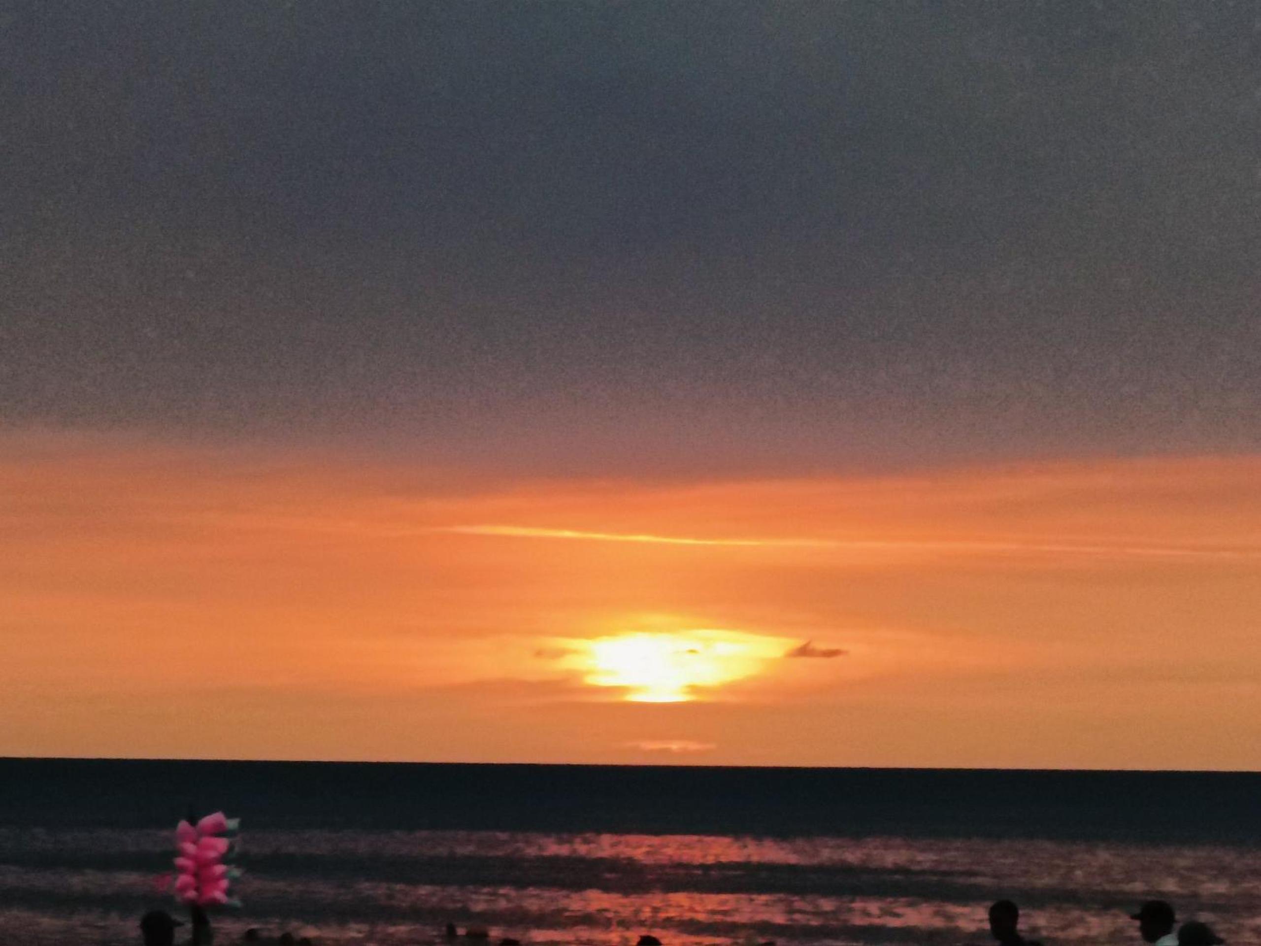El Rodadero Hermoso Apartamento a 50m de la playa ven descansa o trabajar
