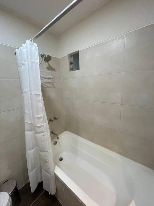 Luxurious Condo +Free Parking+Wi-FI+Miraflores