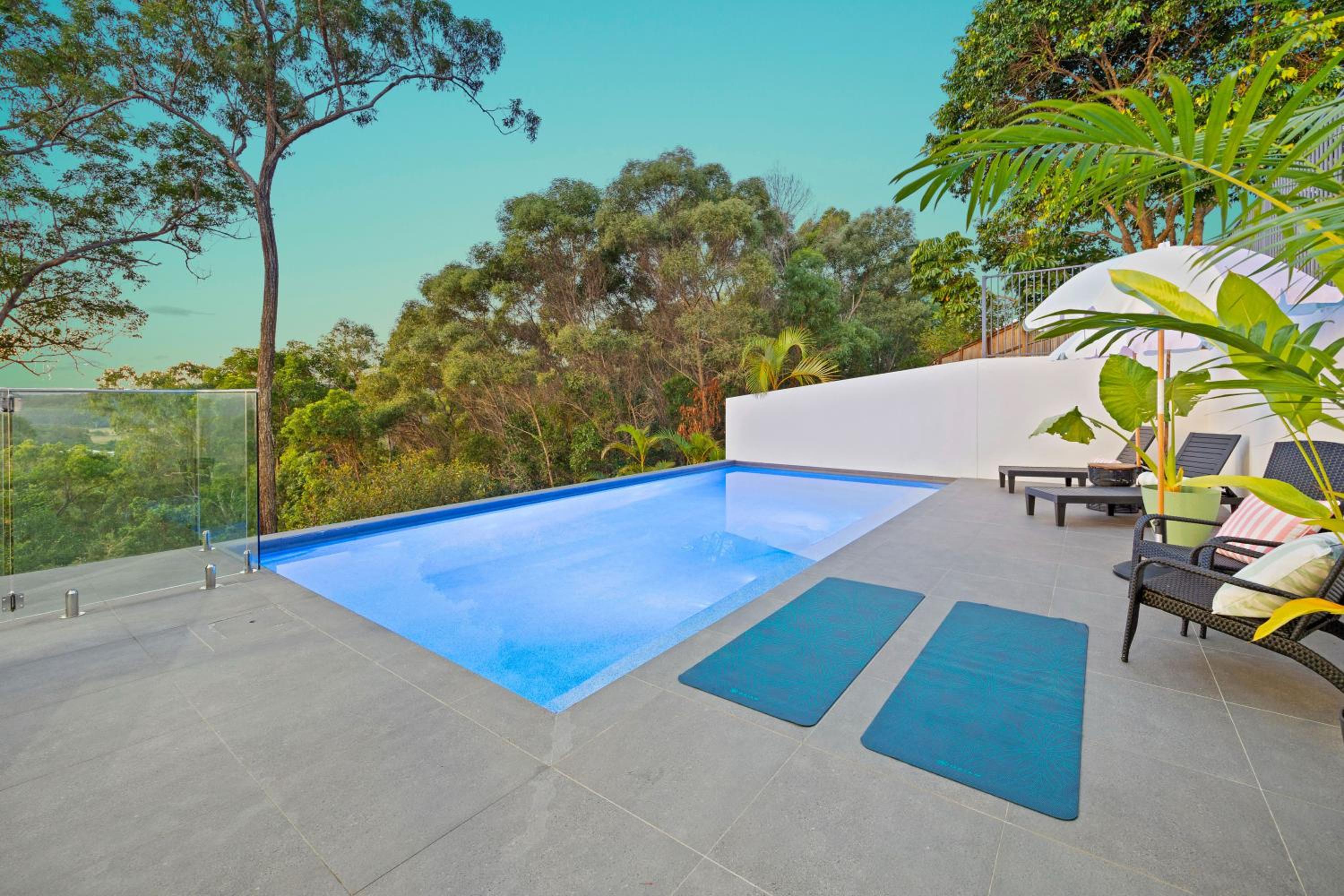 Hinterland Dreamers Poolside Retreat