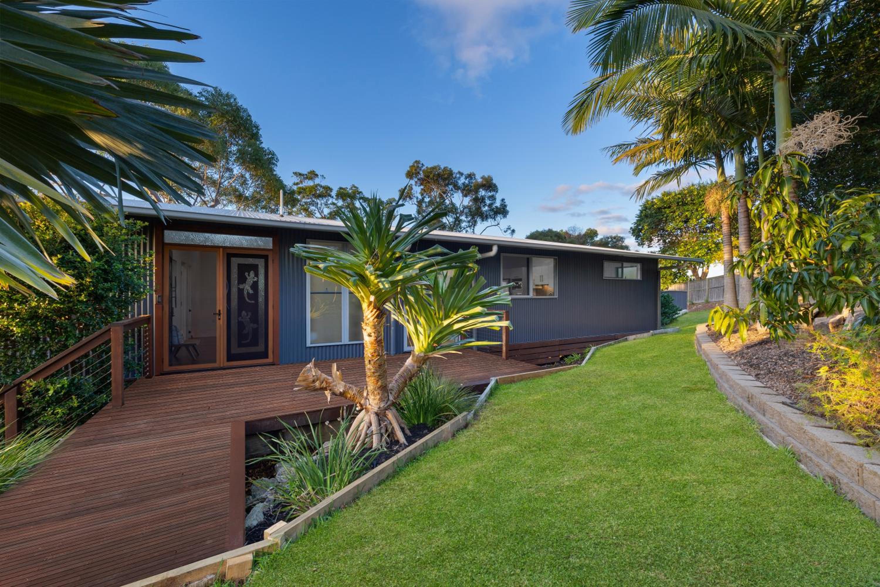Hinterland Dreamers Poolside Retreat