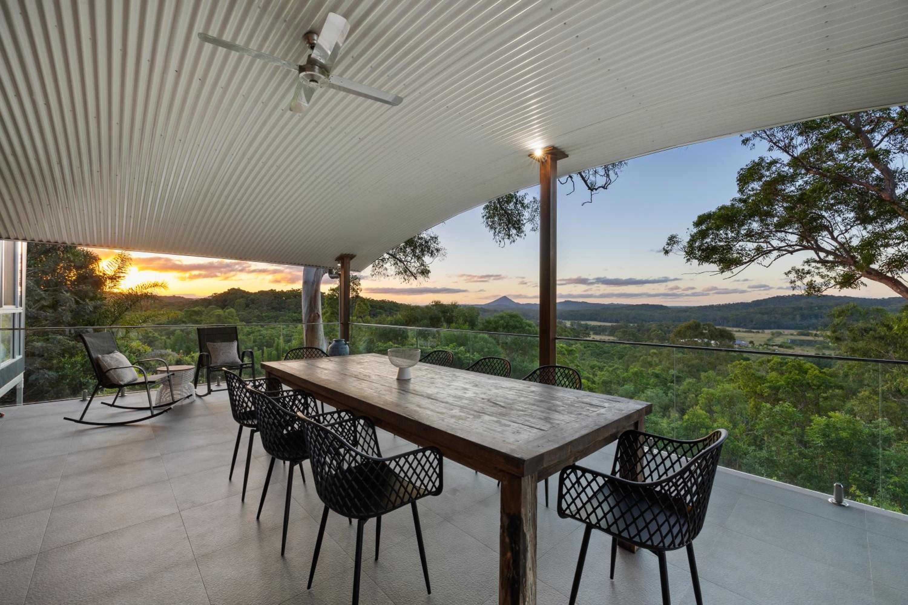 Hinterland Dreamers Poolside Retreat