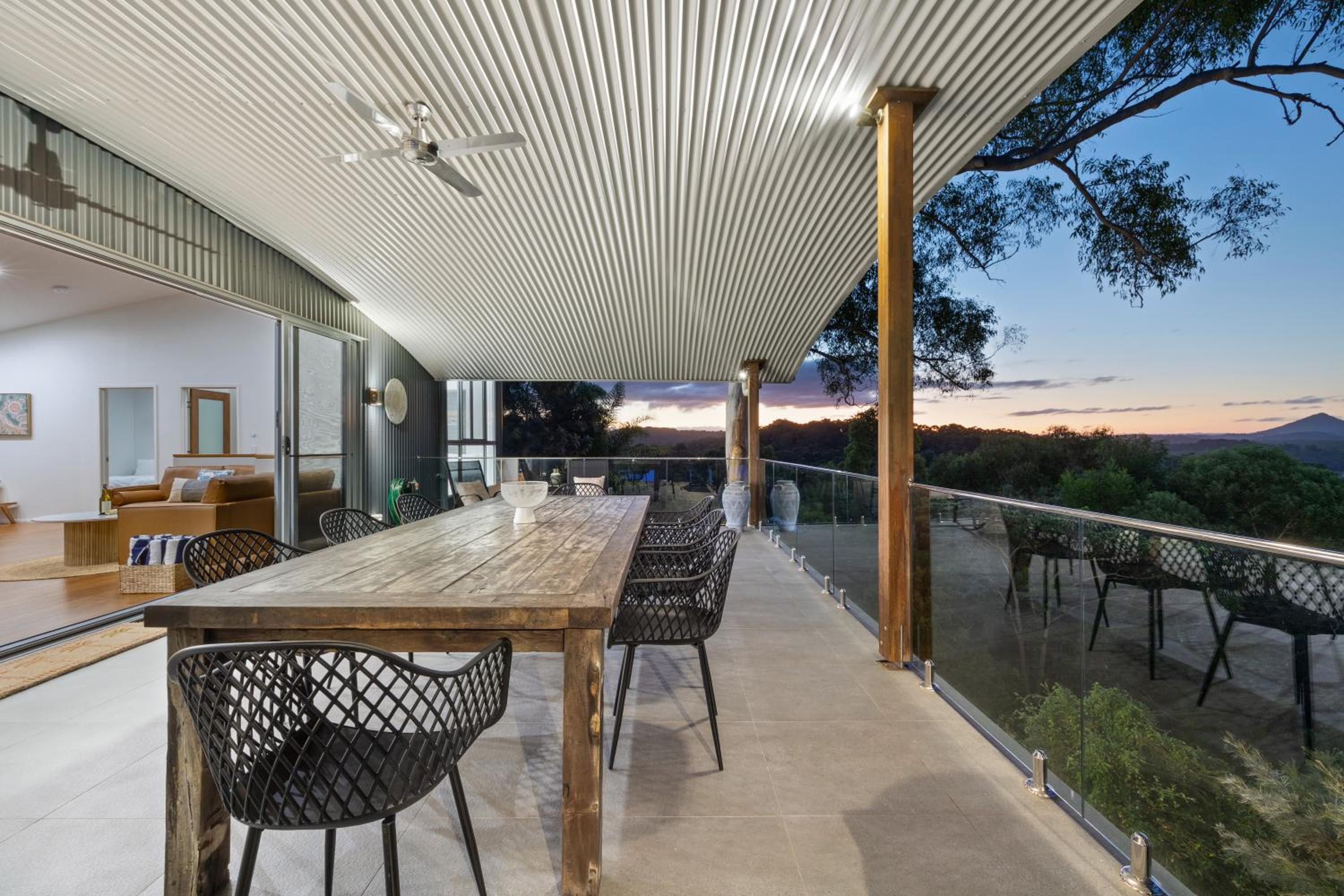 Hinterland Dreamers Poolside Retreat